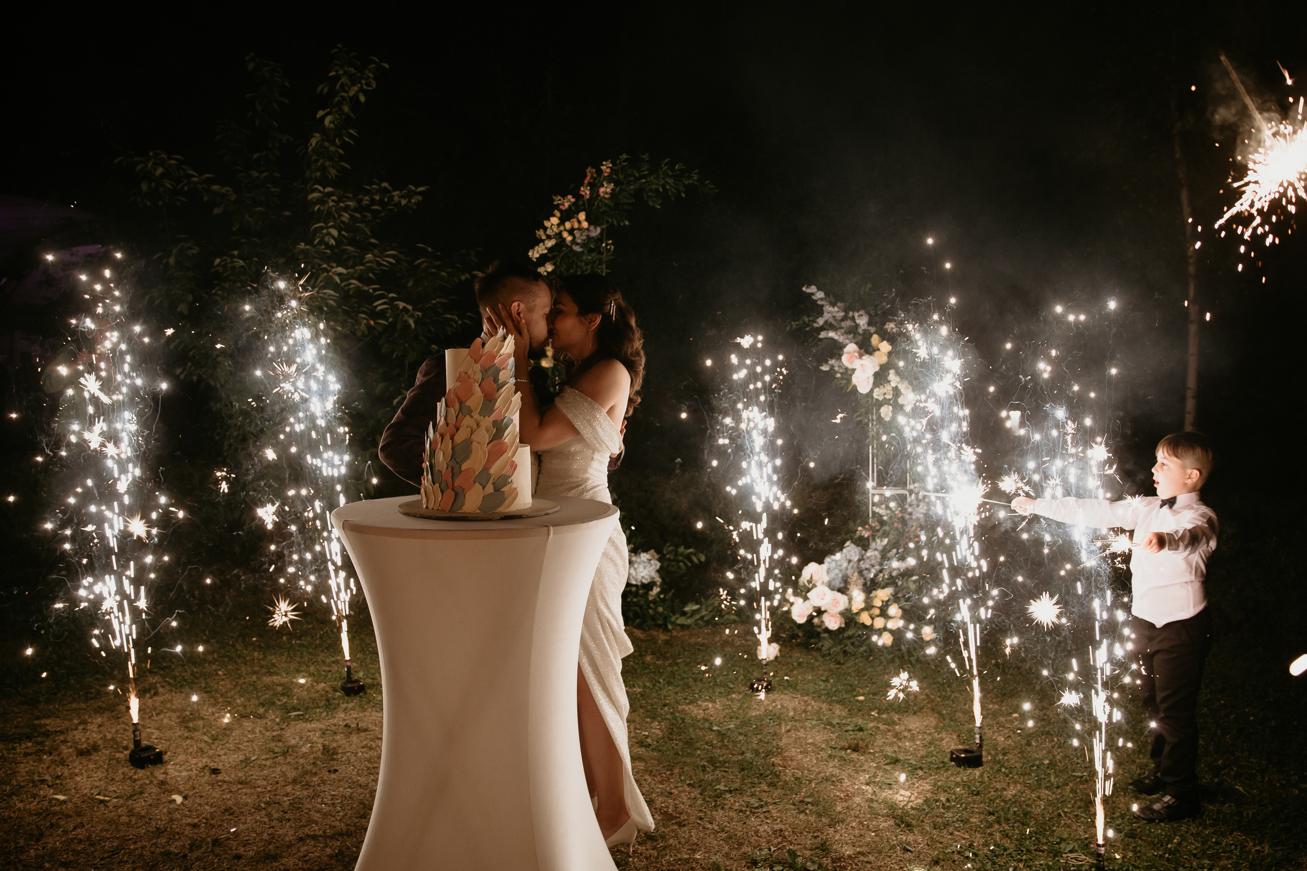 А я сяду в кабриолет, и уеду куда-нибудь. Свадебный и семейный фотограф в Москве Julia Juice
