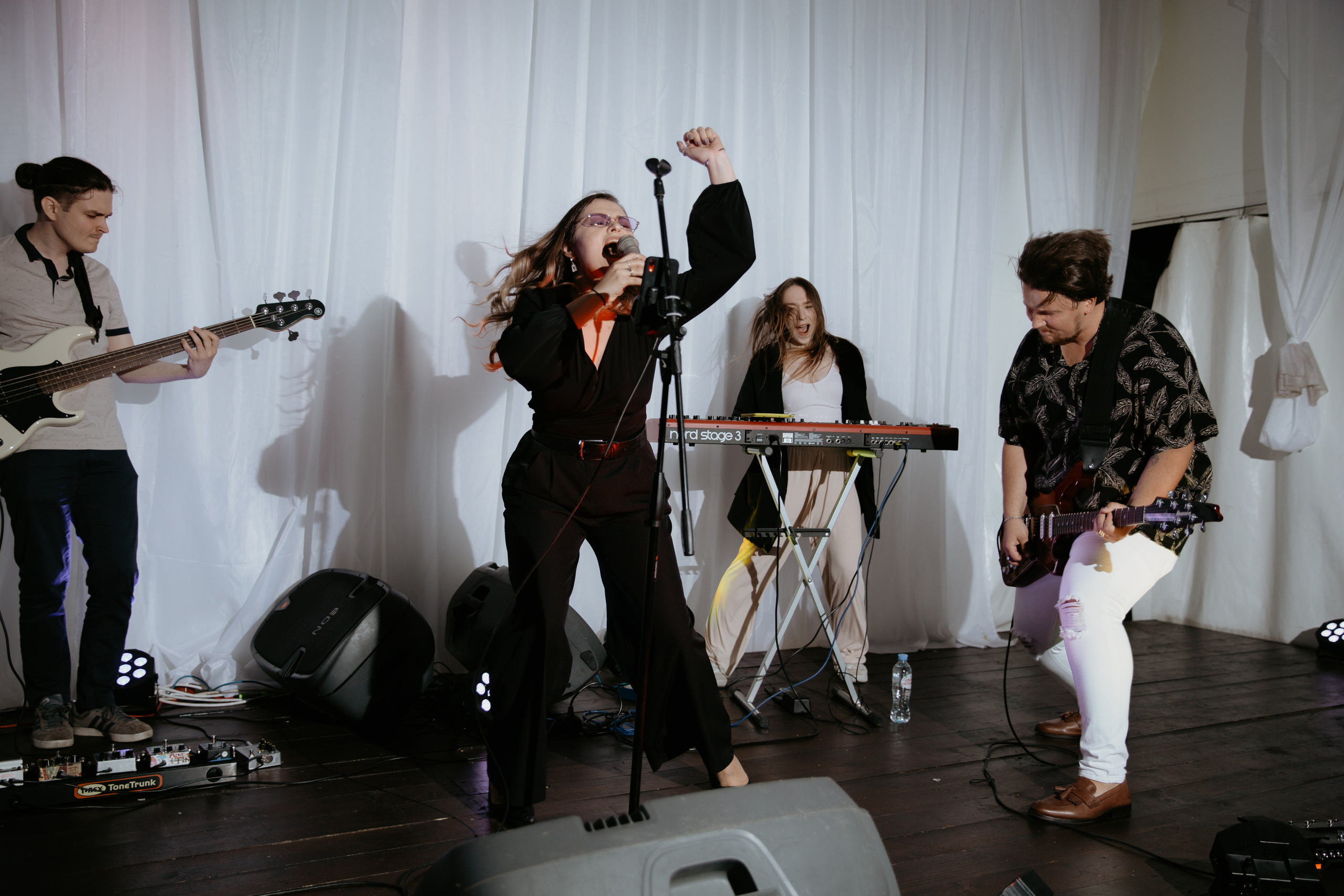 А я сяду в кабриолет, и уеду куда-нибудь. Свадебный и семейный фотограф в Москве Julia Juice