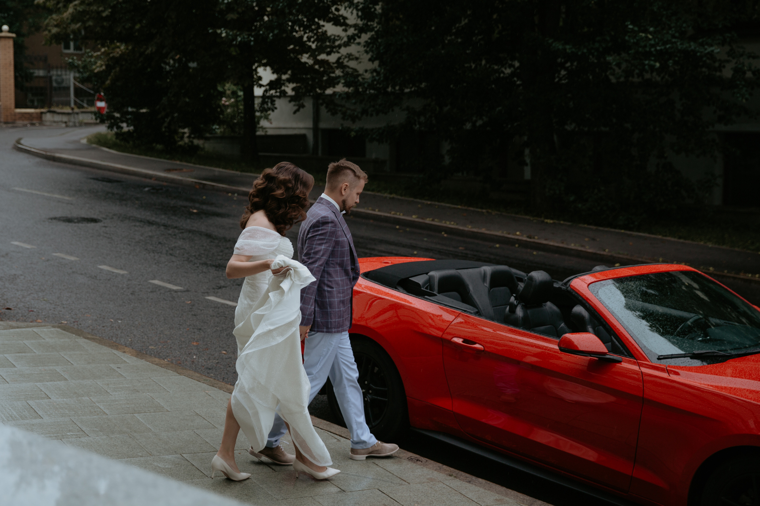 А я сяду в кабриолет, и уеду куда-нибудь. Свадебный и семейный фотограф в Москве Julia Juice