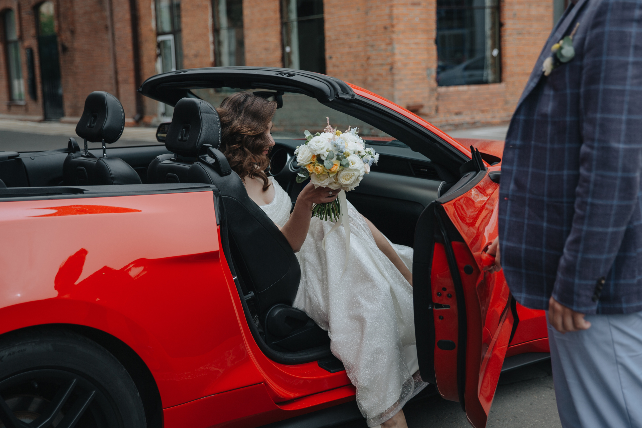 А я сяду в кабриолет, и уеду куда-нибудь. Свадебный и семейный фотограф в Москве Julia Juice