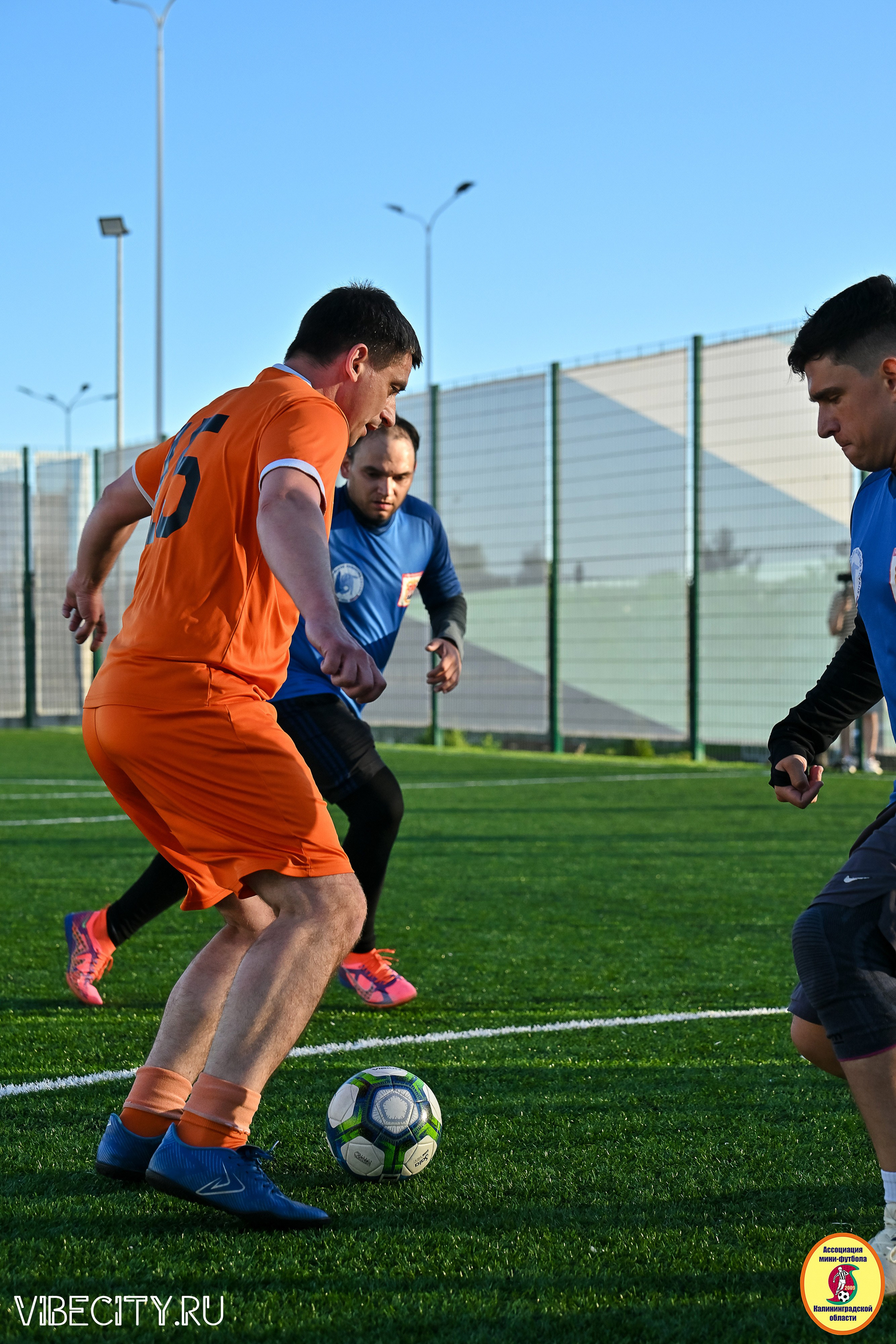 ИГРЫ МИНИ-ФУТБОЛЬНОЙ И КОРПОРАТИВНОЙ ЛИГИ. VIBECITY.RU Вайб Сити Ру Фоторепортажи Фотоотчеты Калининград