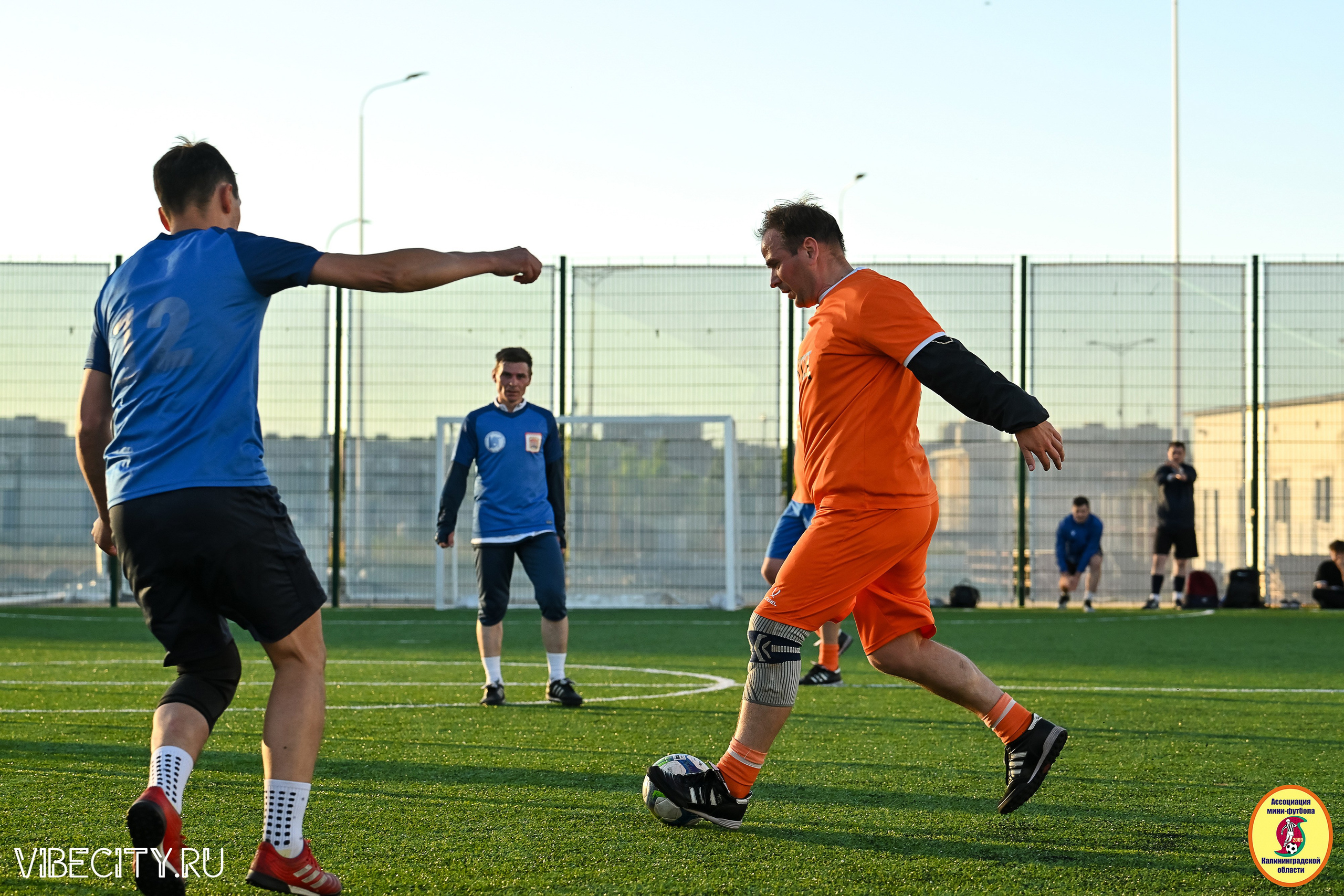 ИГРЫ МИНИ-ФУТБОЛЬНОЙ И КОРПОРАТИВНОЙ ЛИГИ. VIBECITY.RU Вайб Сити Ру Фоторепортажи Фотоотчеты Калининград