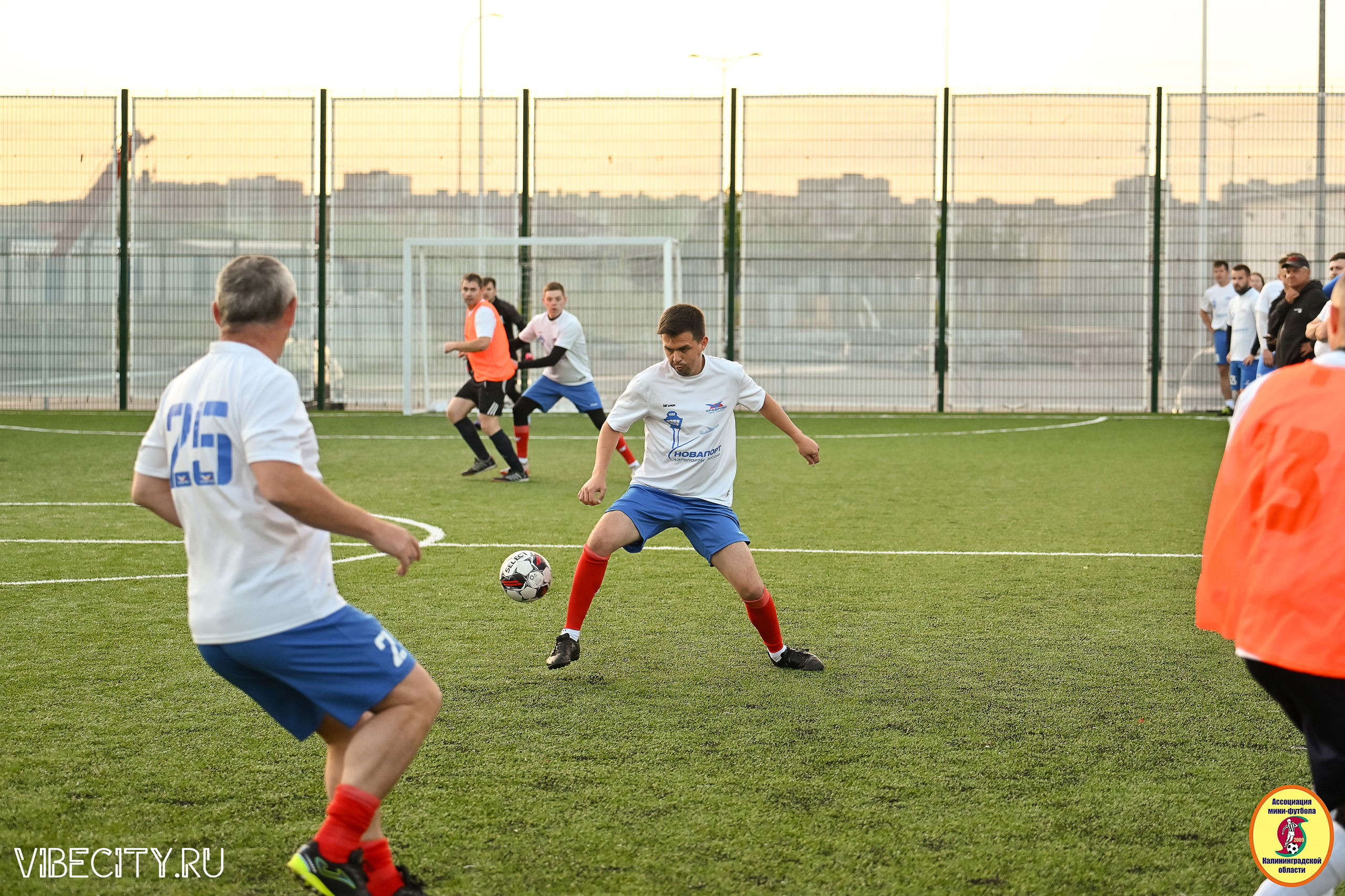 ИГРЫ МИНИ-ФУТБОЛЬНОЙ И КОРПОРАТИВНОЙ ЛИГИ. VIBECITY.RU Вайб Сити Ру Фоторепортажи Фотоотчеты Калининград