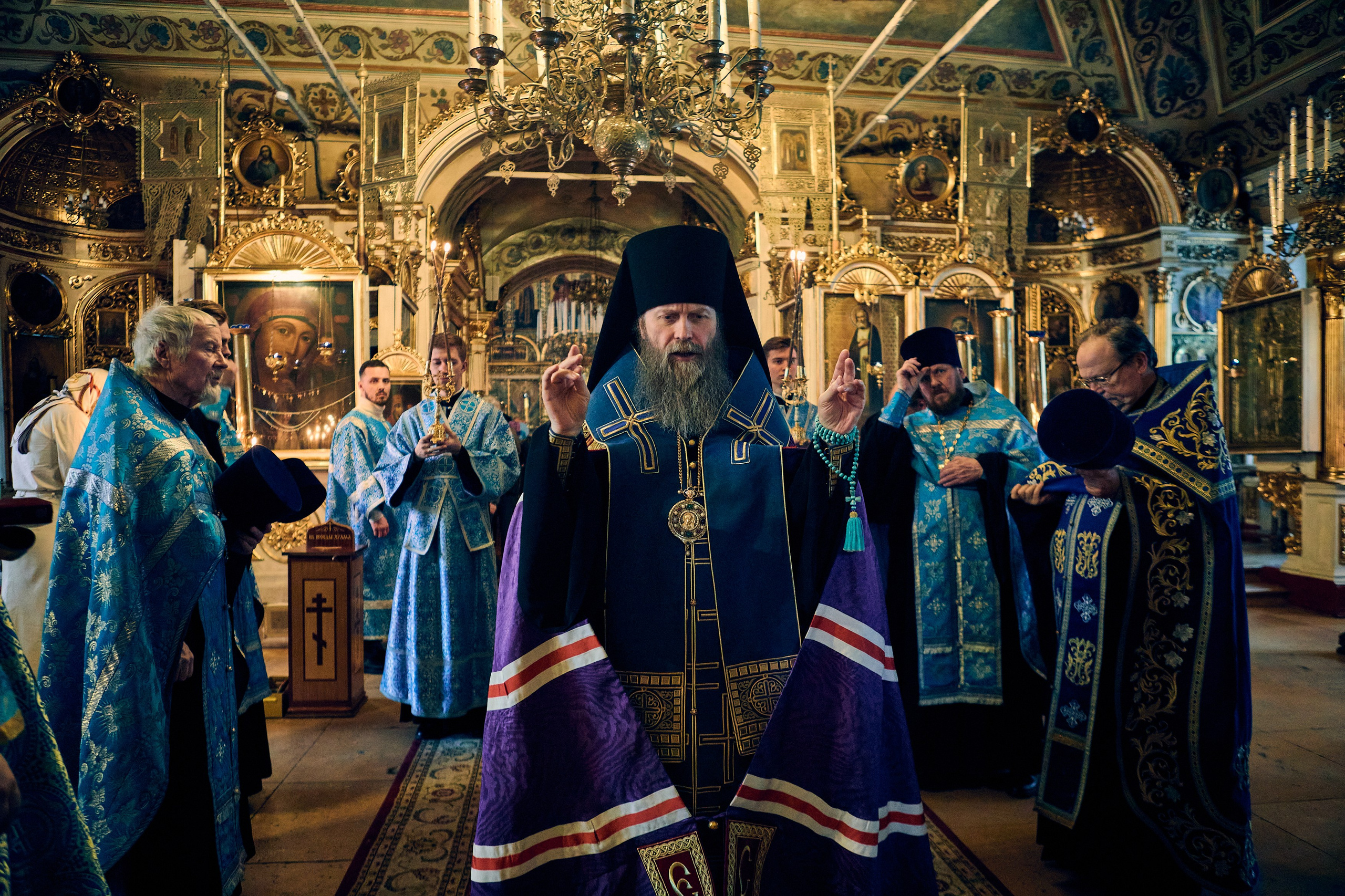 Всенощная на БЛАГОВЕЩЕНИЕ ПРЕСВЯТОЙ БОГОРОДИЦЫ. DMITRY MOISEENKO — фотограф, художник, топ-стилист