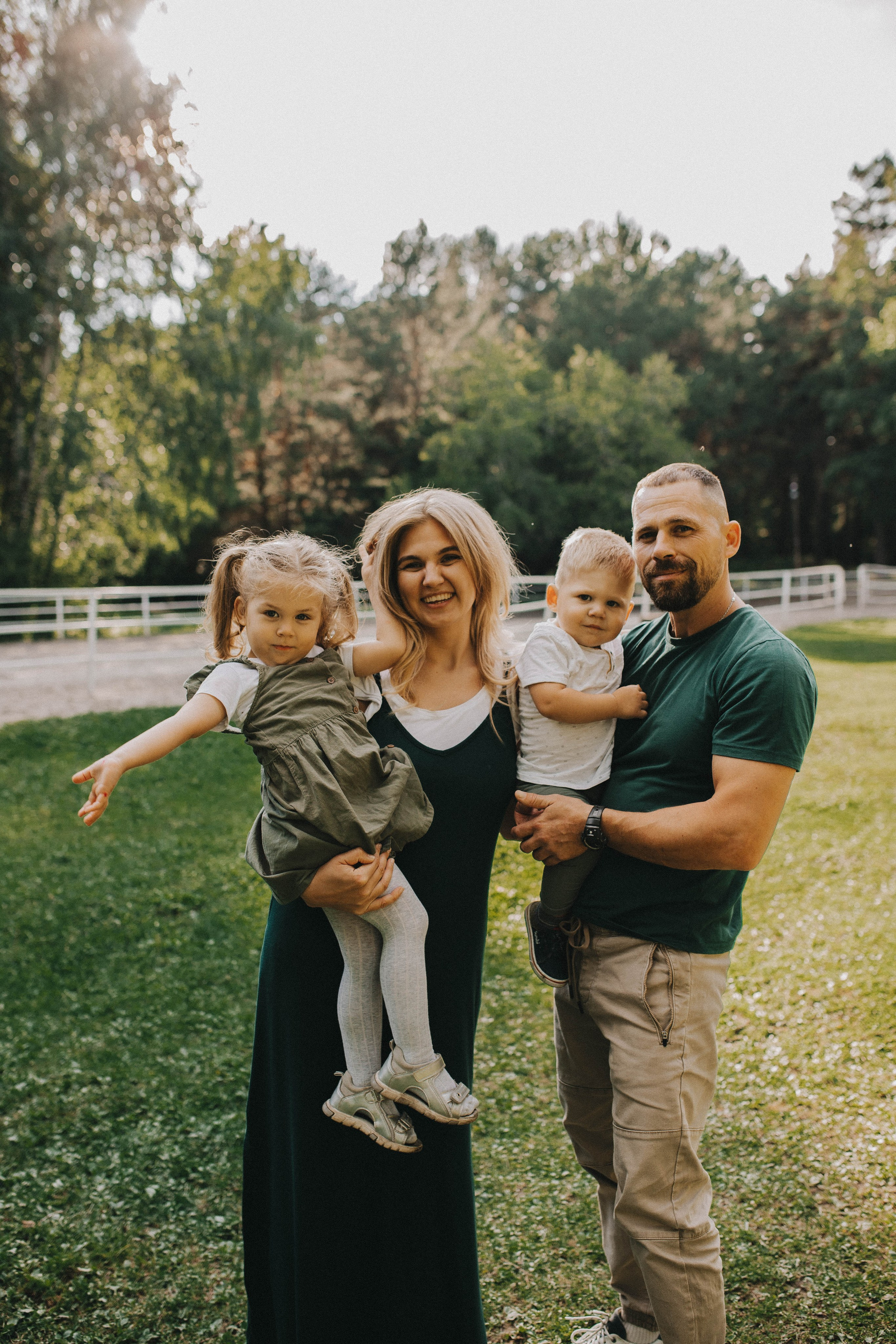 «Ма, па, поехали на лошадок смотреть!». Свадебный фотограф Новосибирск