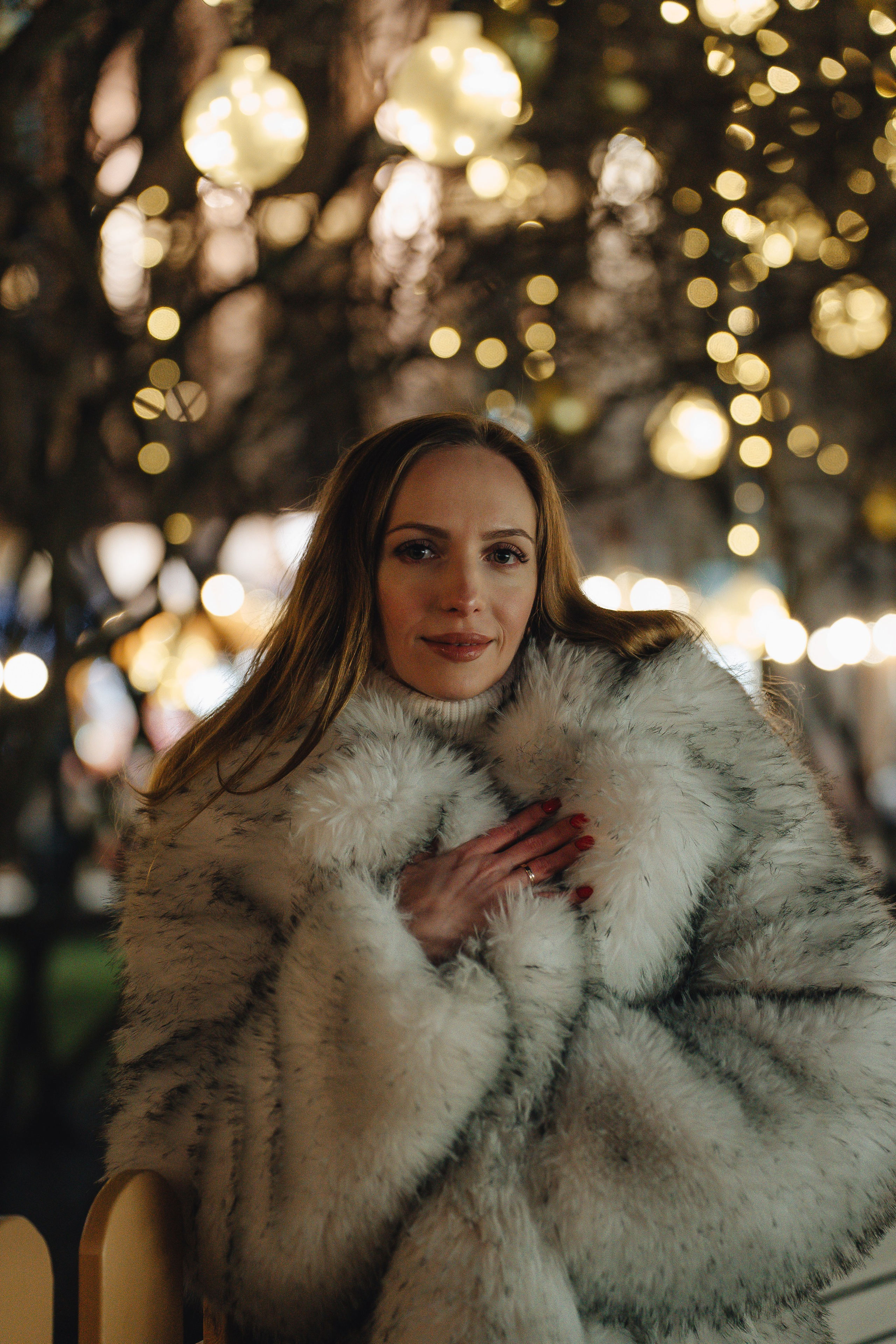 ПРОГУЛКА НА МАНЕЖНОЙ ПЛОЩАДИ ДЛЯ ДЕВУШКИ ПЕРЕД НОВЫМ ГОДОМ (НОВОГОДНЯЯ ФОТОСЕССИИЯ НА МАНЕЖНОЙ ПЛОЩАДИ). Профессиональный фотограф, Санкт-Петербург — Виктория Богомолова