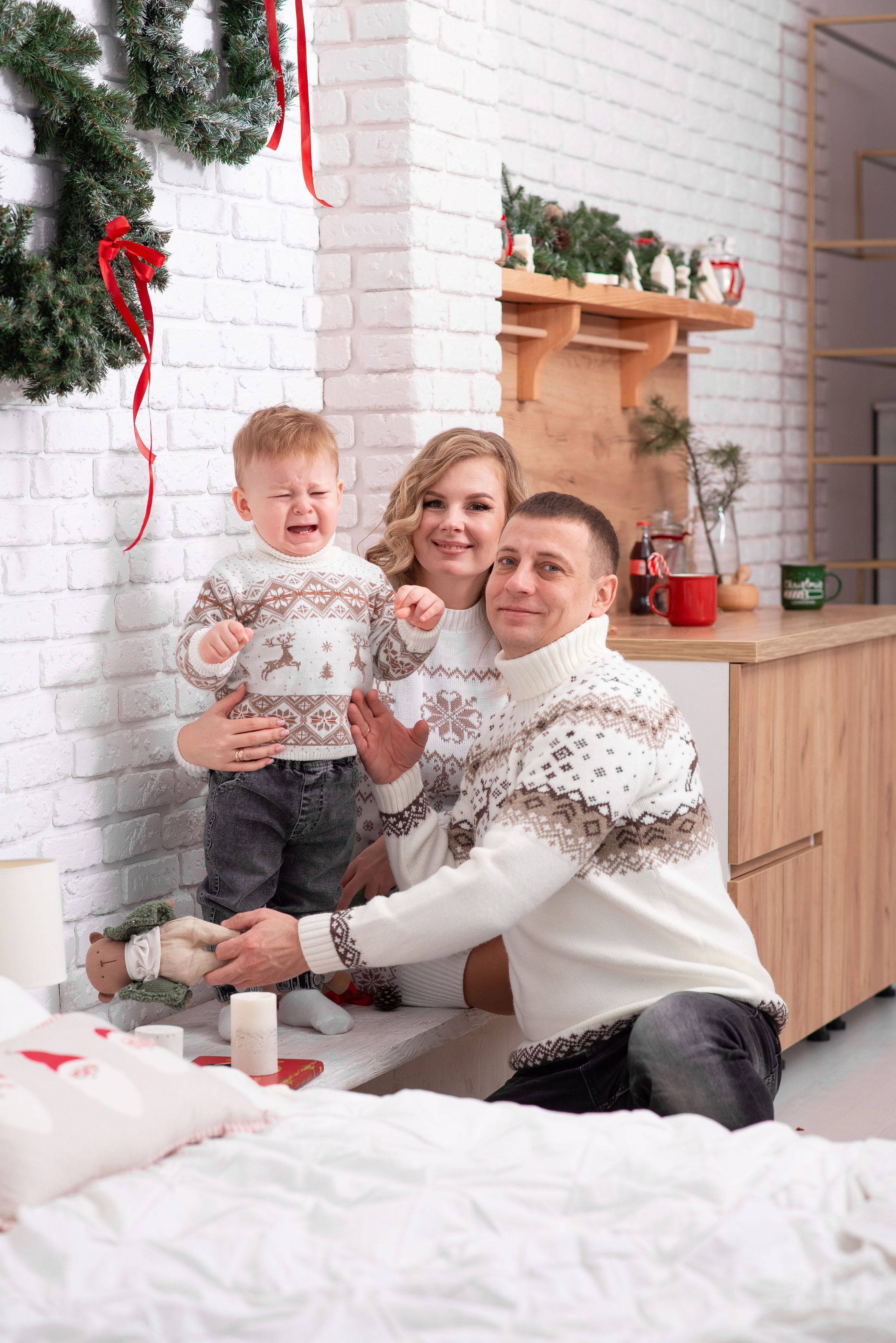 Новогодняя семья Натальи. Семейный фотограф на выписку из роддома и крещение Минск Настя Гришук