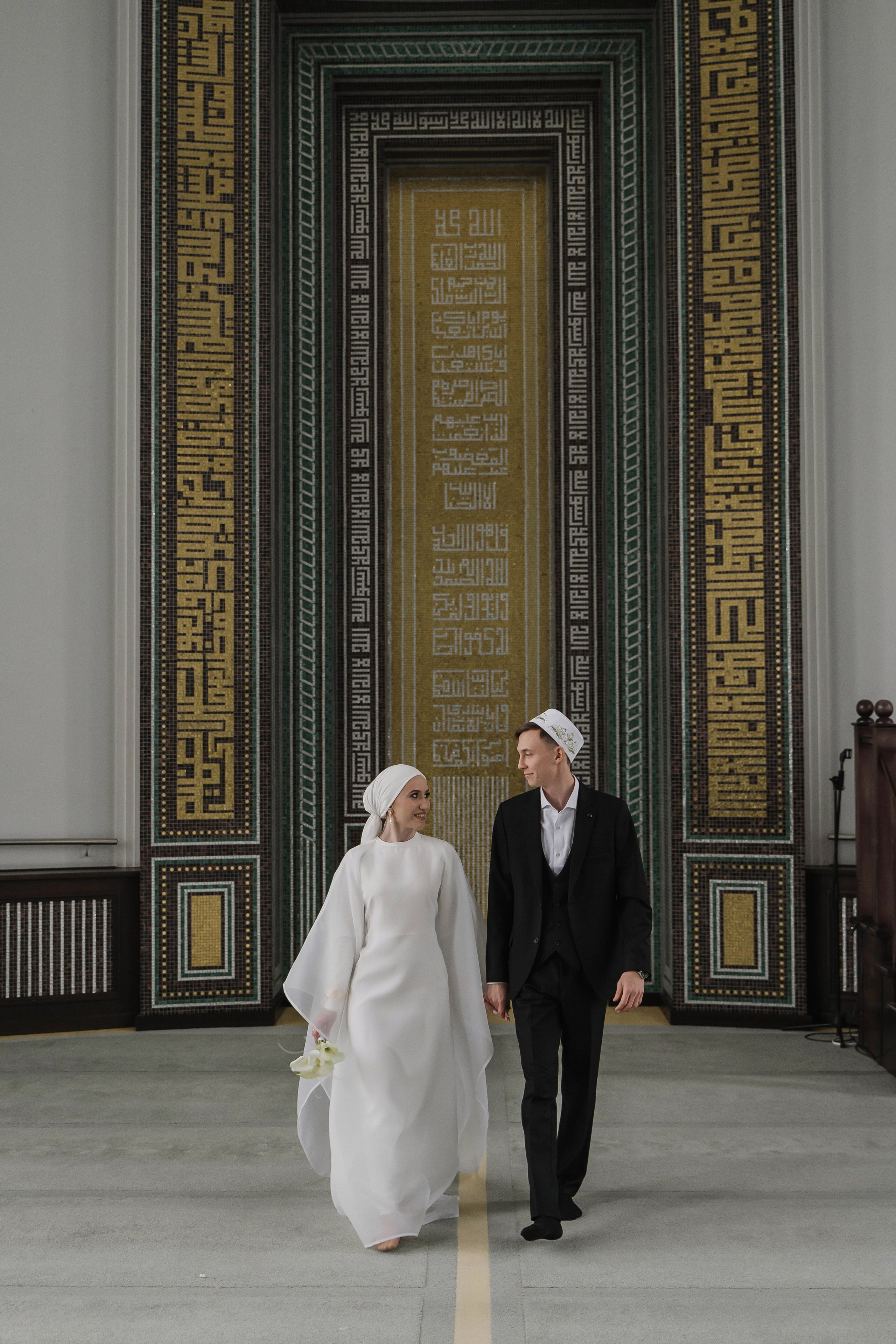 Свадебный фотограф в Казани: Фотосессия молодожен в мечети