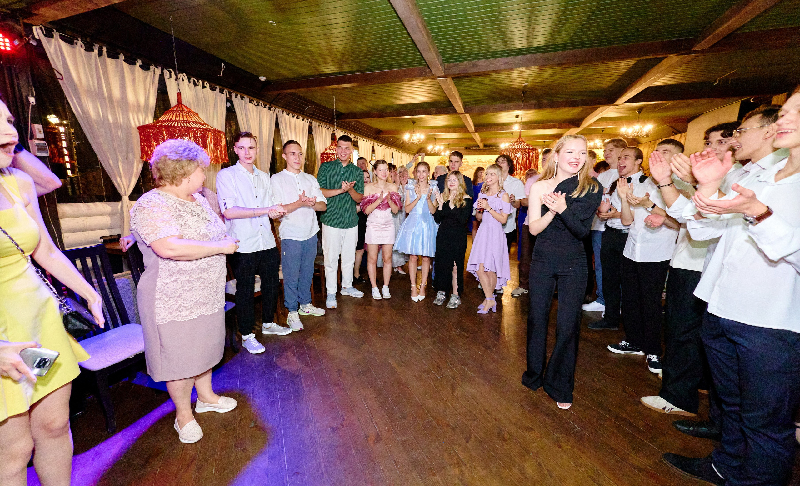 Выпускной 35 Сош. Фотограф Выпускные альбомы Таганрог Сергей Коробченко