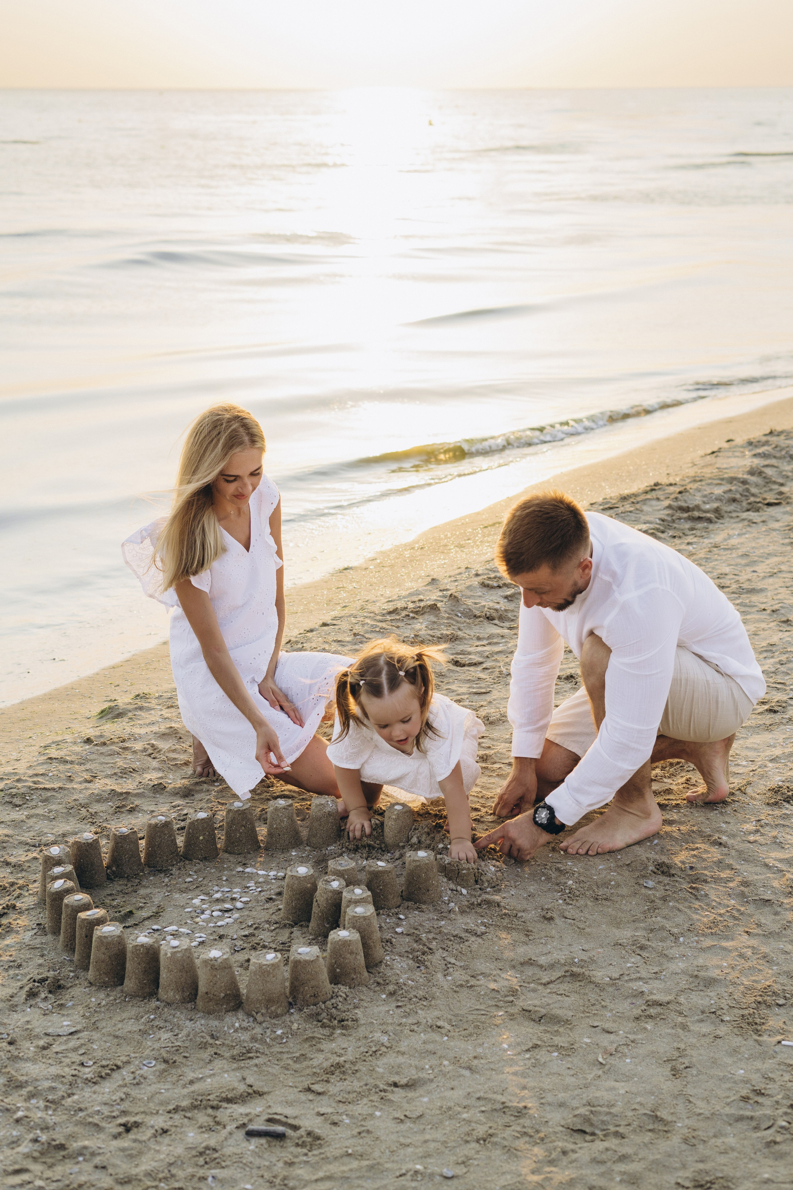 Абрау-Дюрсо: стильные кадры семьи среди бочек с выдержанным вином, фотограф Абрау-Дюрсо