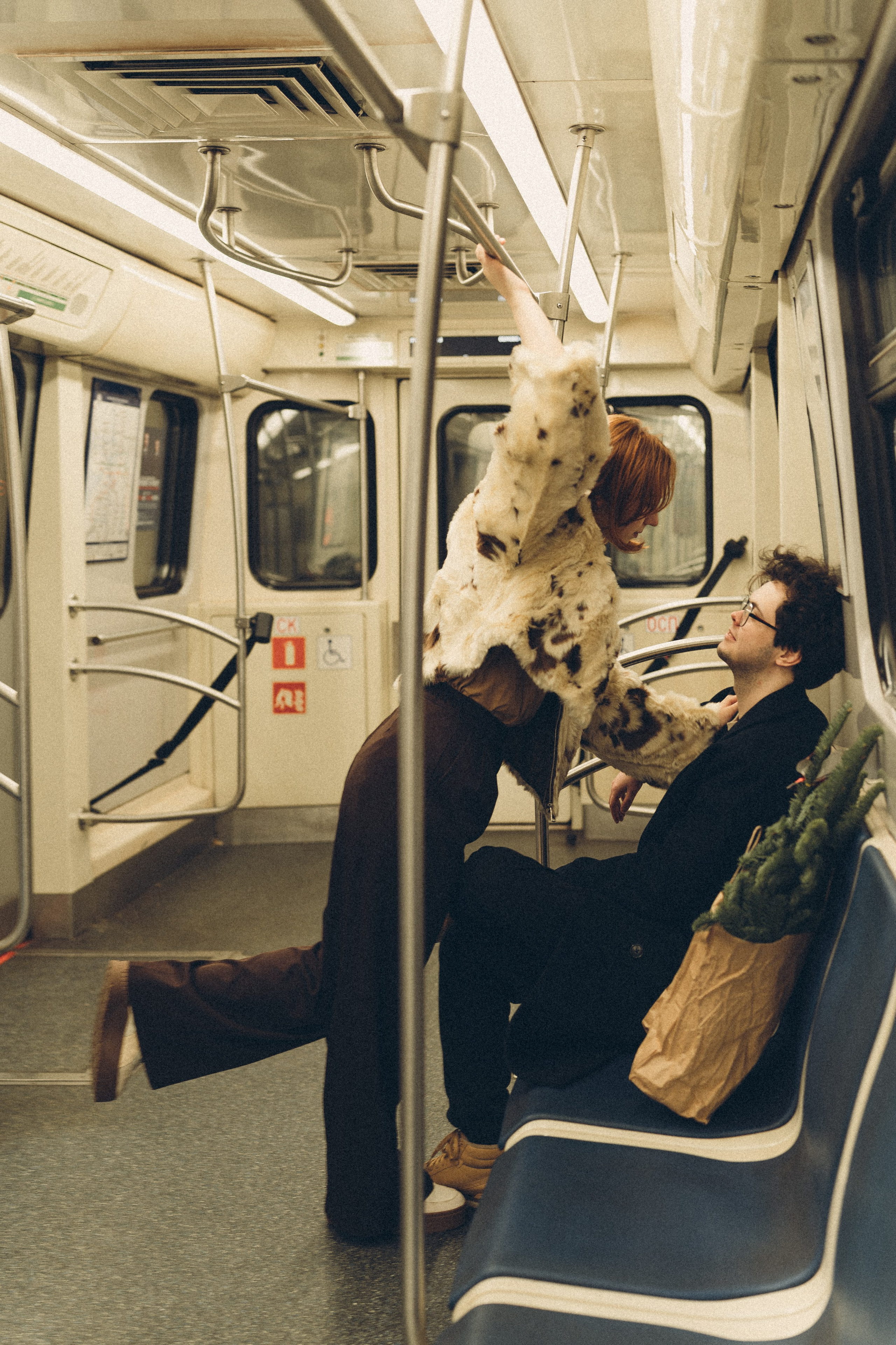 НОВОГОДНЯЯ ФОТОСЕСИИЯ ПАРЫ В МЕТРО ЛЮБОВЬ. Профессиональный фотограф, Санкт-Петербург — Виктория Богомолова