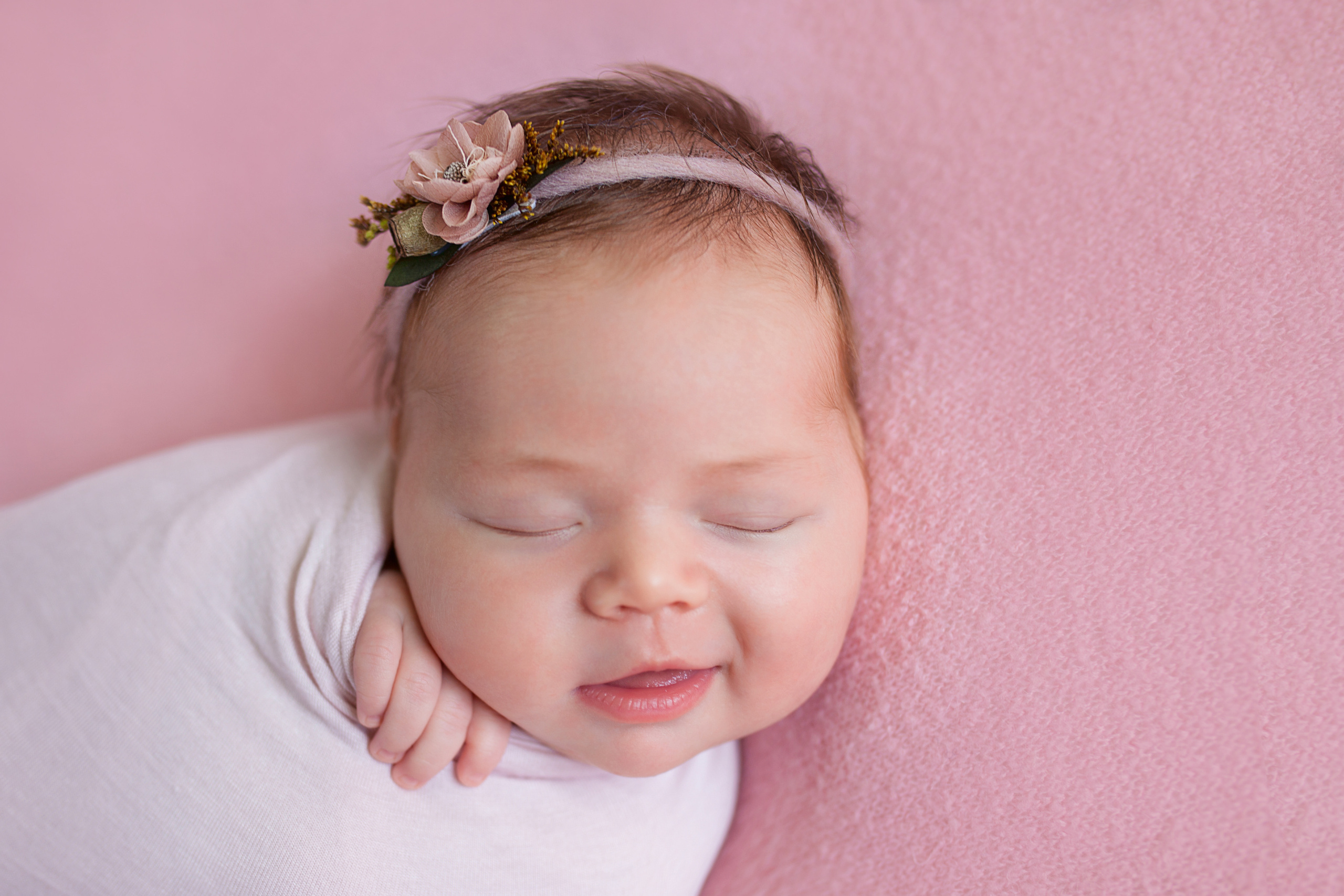 NEWBORN. Фотограф новорожденных и беременности Анита Михайлова в Южно-Сахалинск