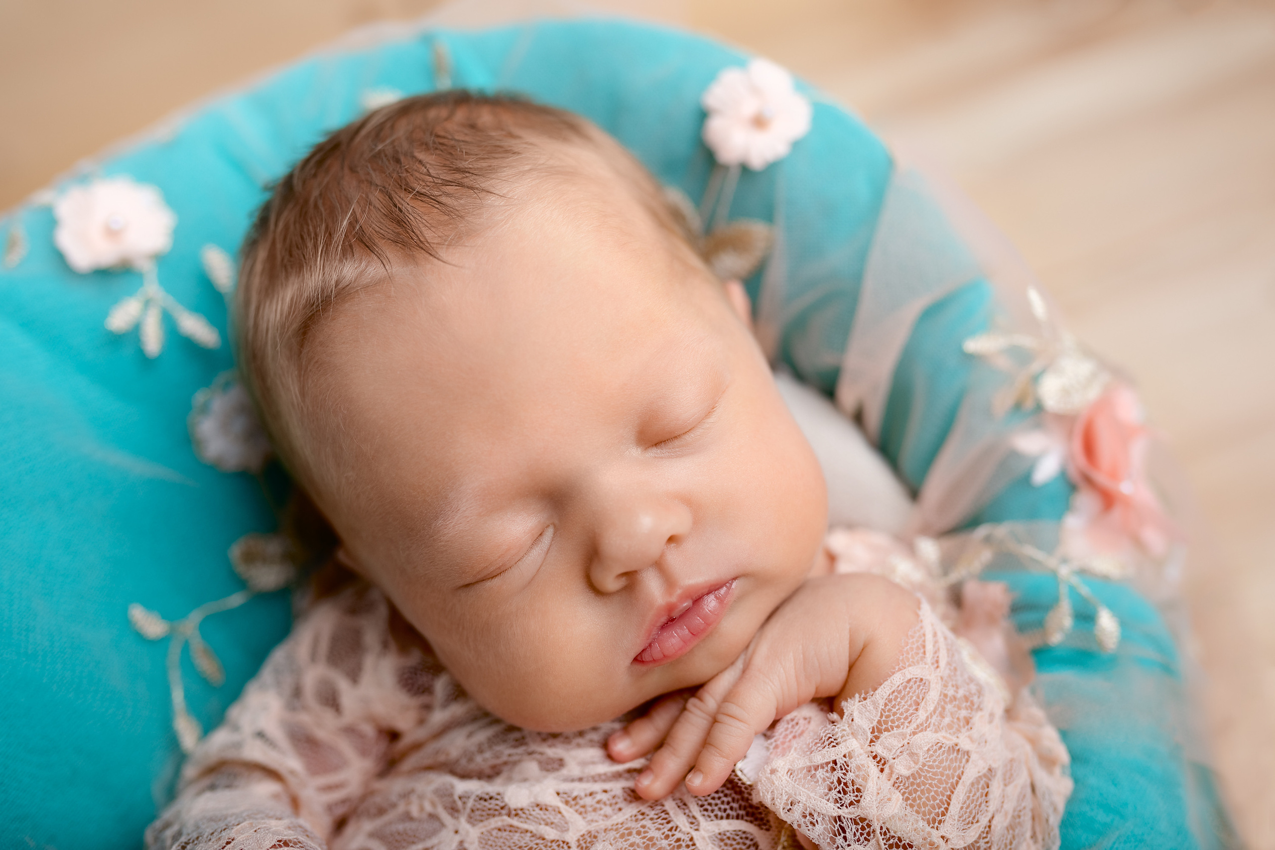 NEWBORN. Фотограф новорожденных и беременности Анита Михайлова в Южно-Сахалинск