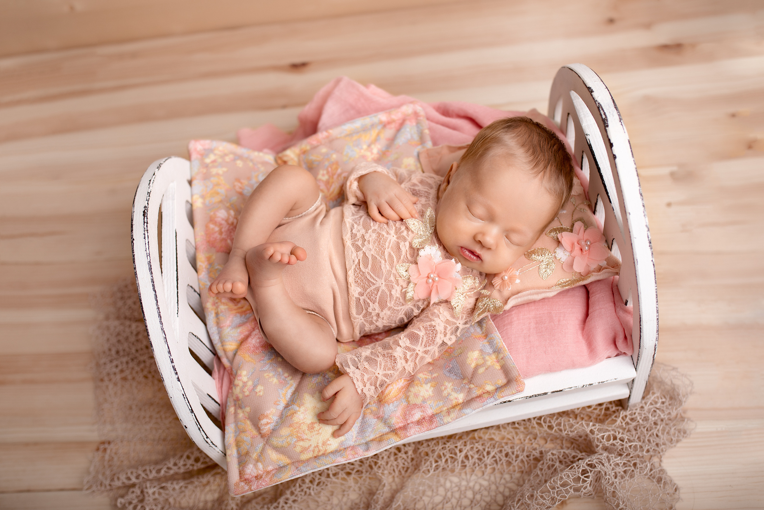 NEWBORN. Фотограф новорожденных и беременности Анита Михайлова в Южно-Сахалинск