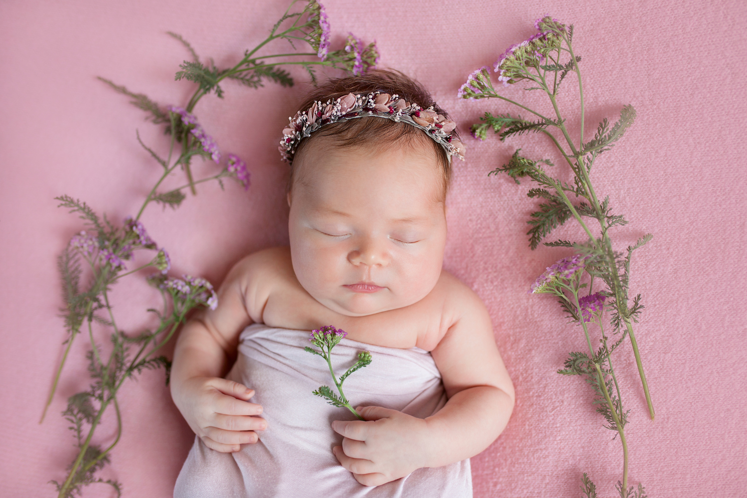 NEWBORN. Фотограф новорожденных и беременности Анита Михайлова в Южно-Сахалинск