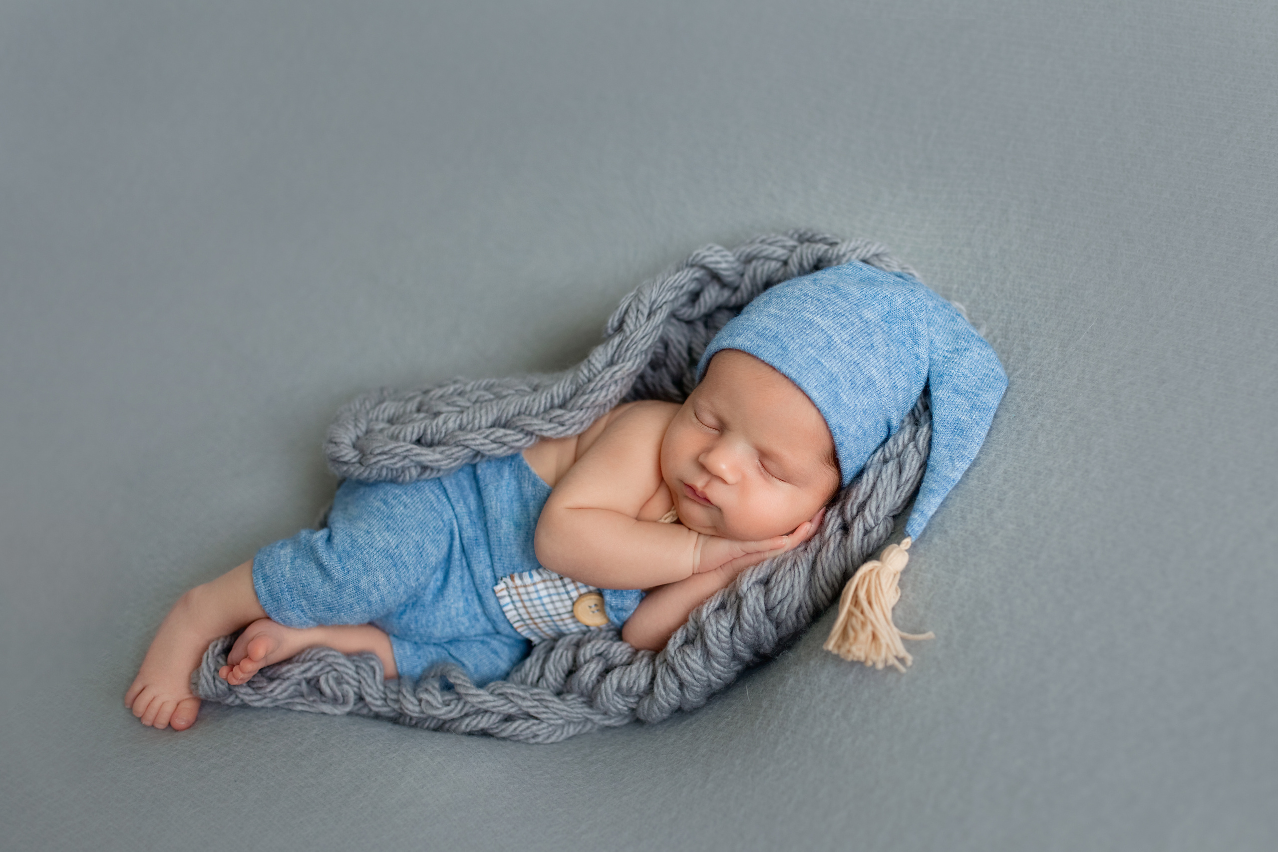 NEWBORN. Фотограф новорожденных и беременности Анита Михайлова в Южно-Сахалинск