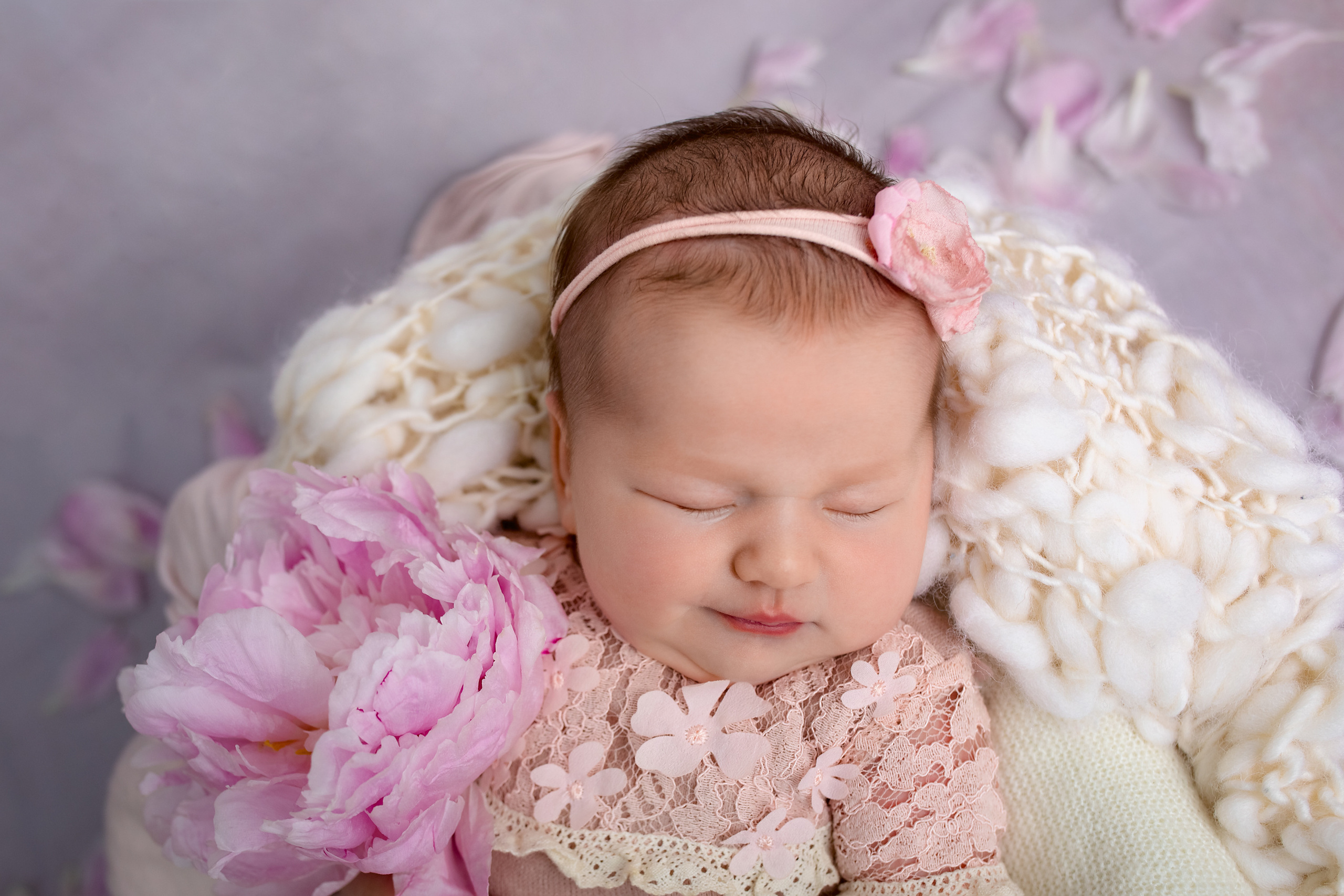 NEWBORN. Фотограф новорожденных и беременности Анита Михайлова в Южно-Сахалинск