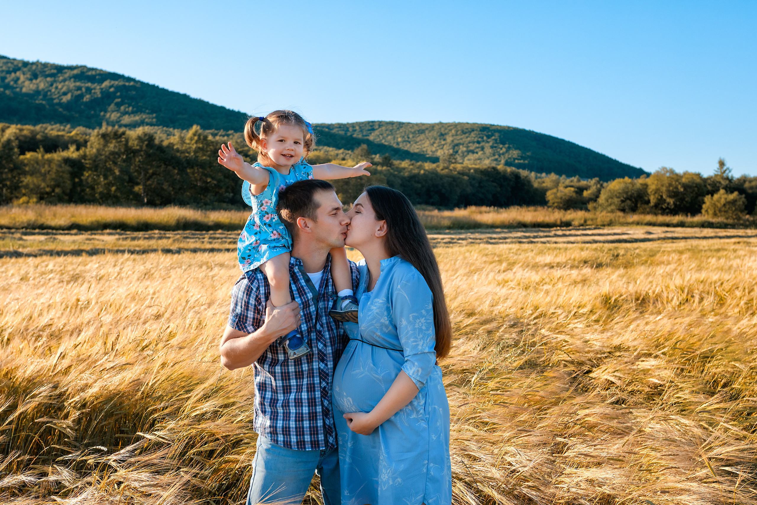 Семейные истории. Фотограф новорожденных и беременности Анита Михайлова в Южно-Сахалинск