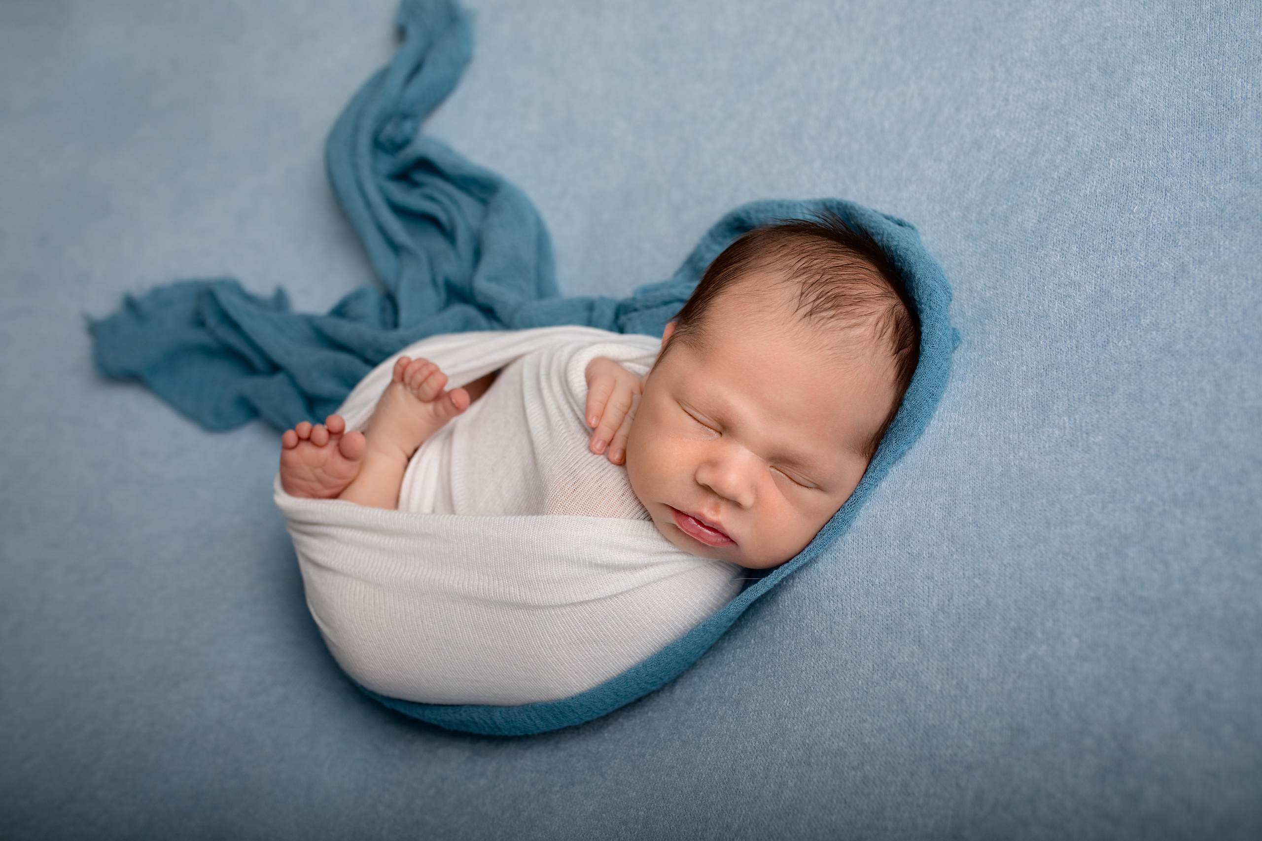 NEWBORN. Фотограф новорожденных и беременности Анита Михайлова в Южно-Сахалинск