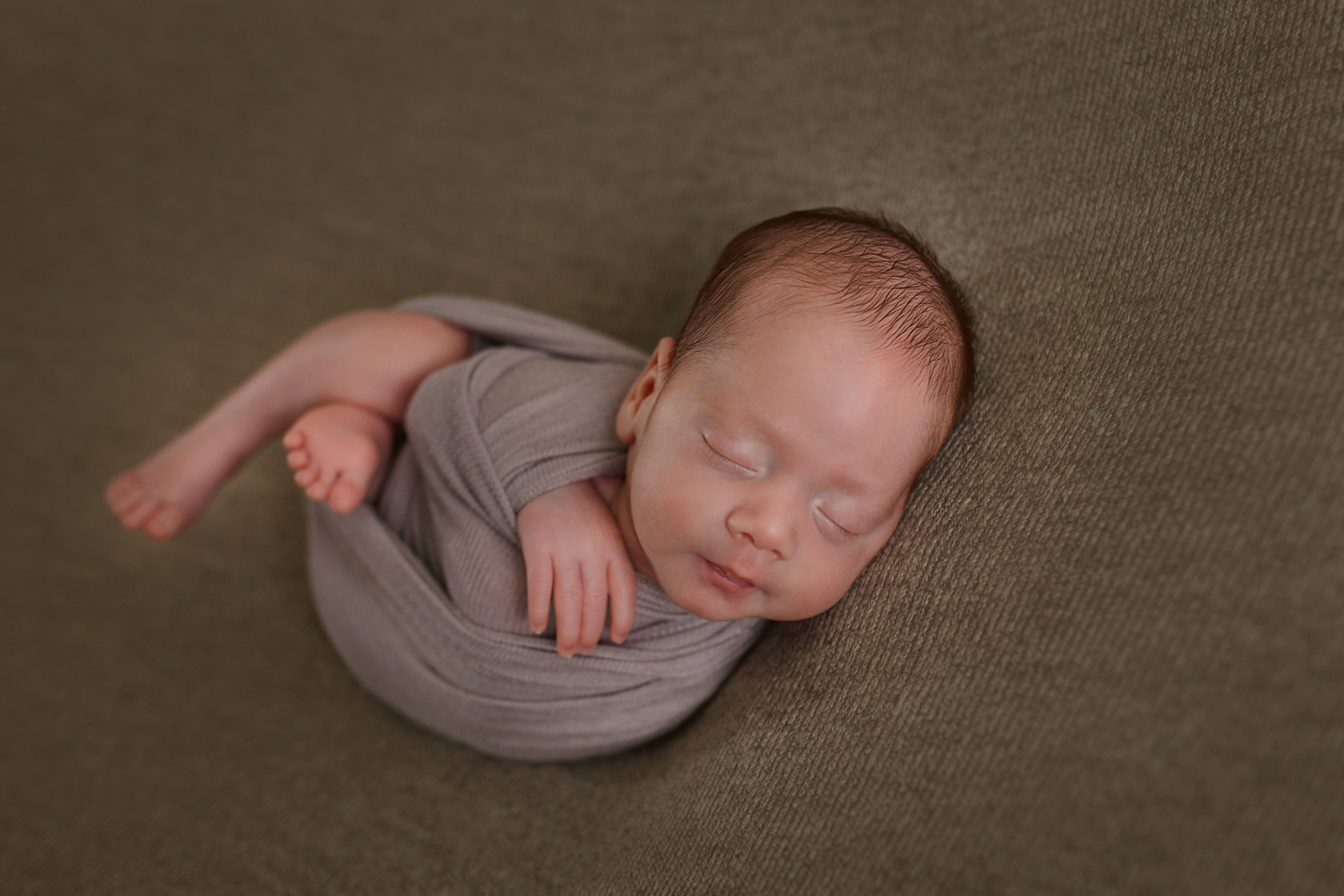 NEWBORN. Фотограф новорожденных и беременности Анита Михайлова в Южно-Сахалинск