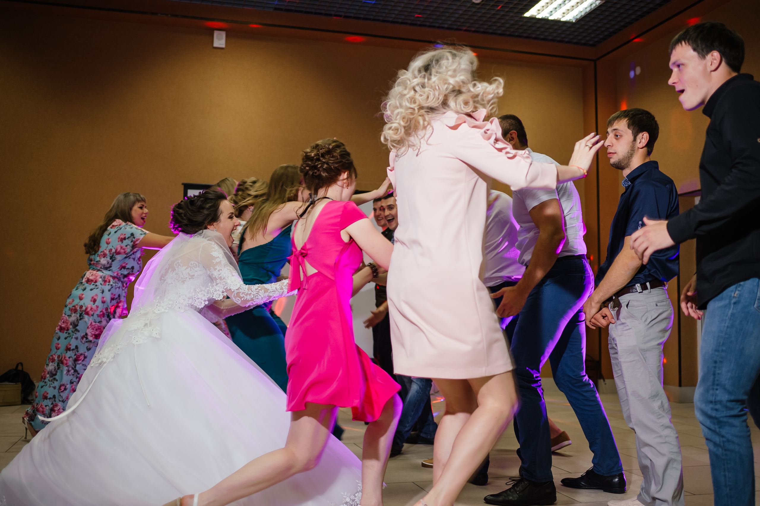 Свадебная съемка полного дня. Свадебный, репортажный и семейный фотограф в Москве Арина Зак