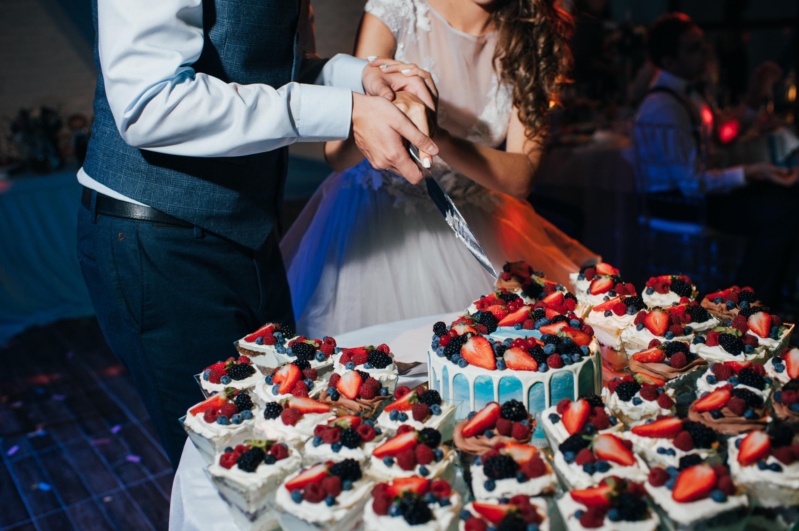 Фотосъемка свадьбы в Смоленске. Свадебный, репортажный и семейный фотограф в Москве Арина Зак