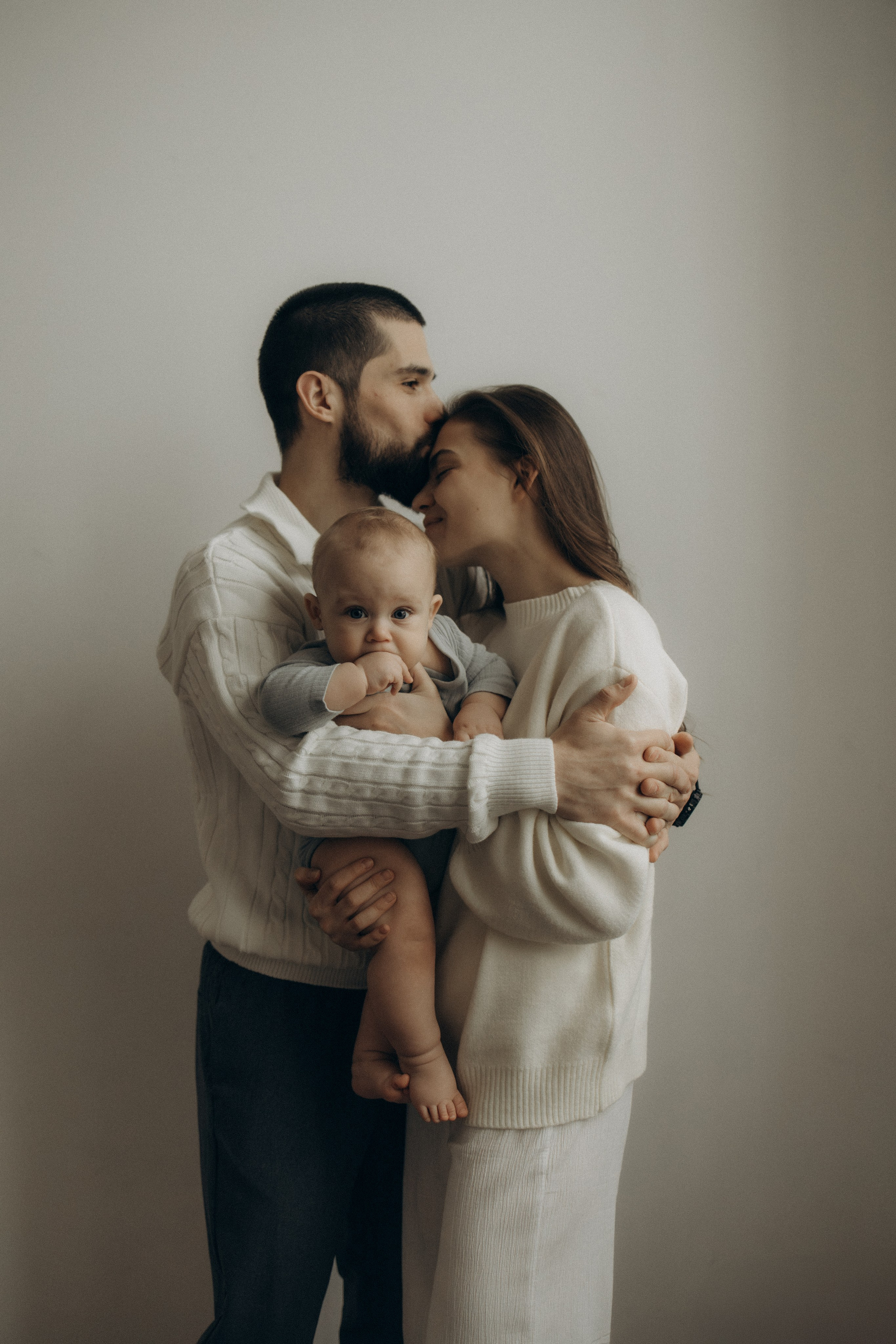 Семейная фотосессия в студии. Семейный фотограф Москва Юлиана Фетисова