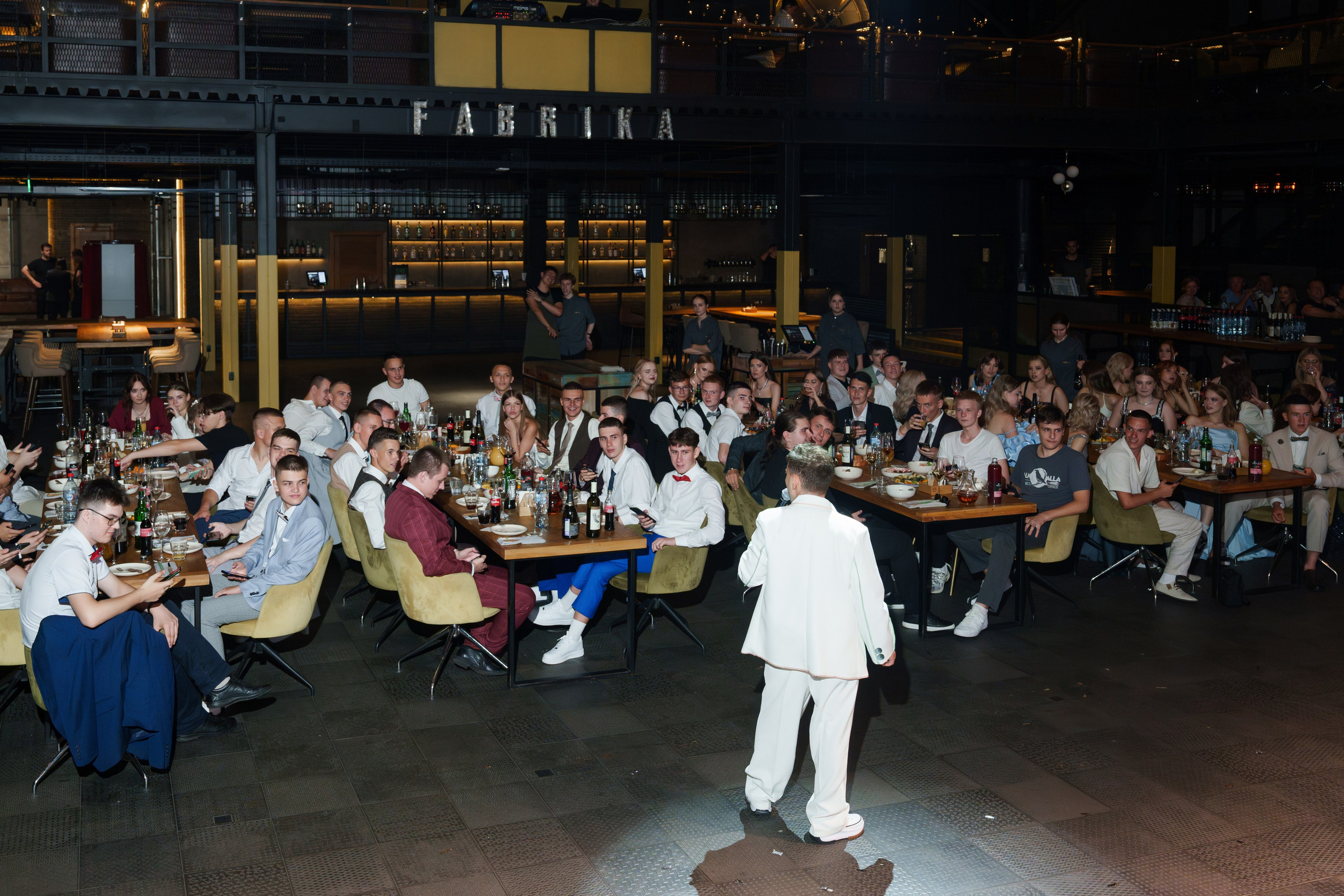 Выпускной лицея 27 (вечеринка). Свадебный и репортажный фотограф Элина Козырьянова