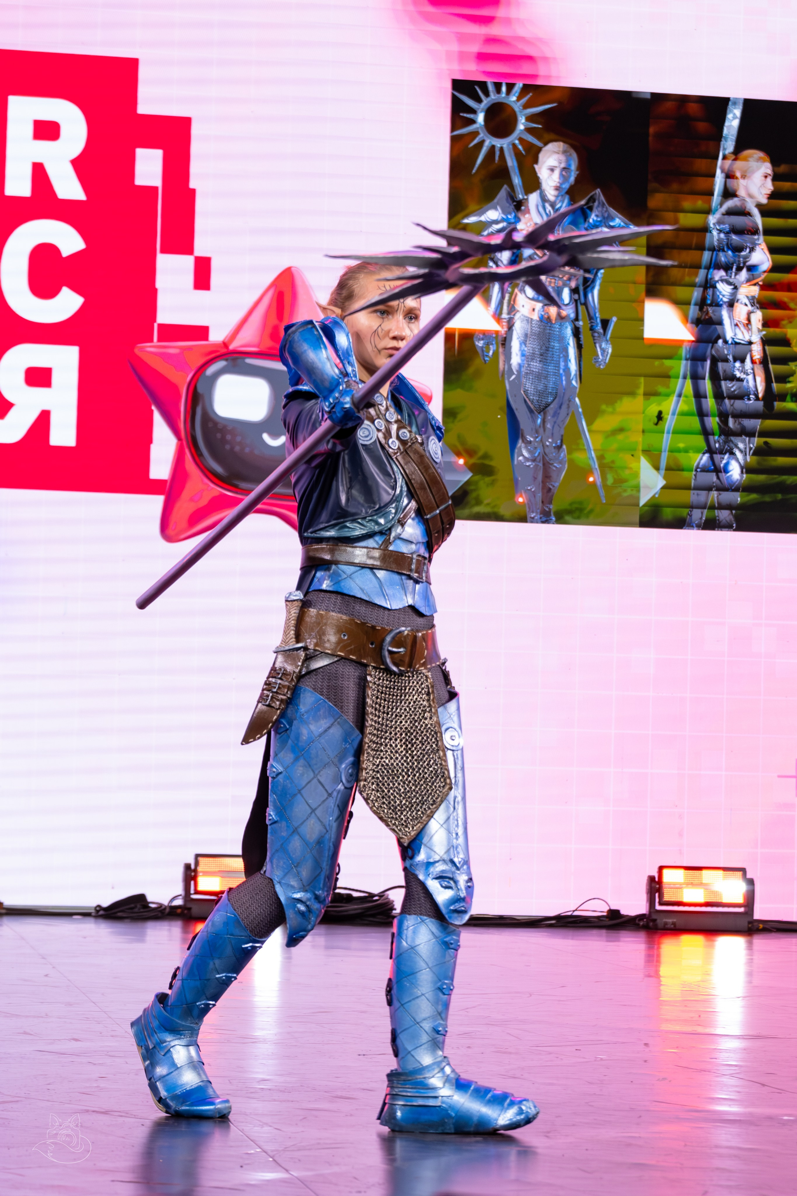 Сцена РЭД ЭКСПО 2024. Косплей фотограф