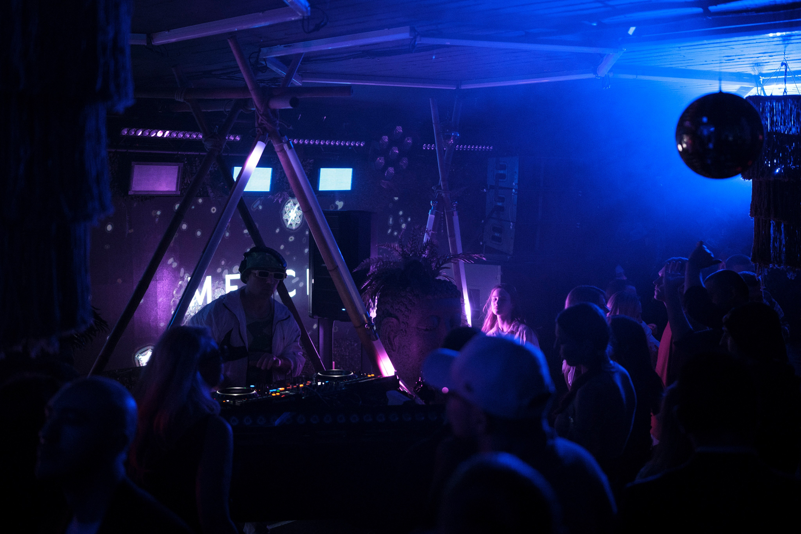 Embargo 3/02. Главная