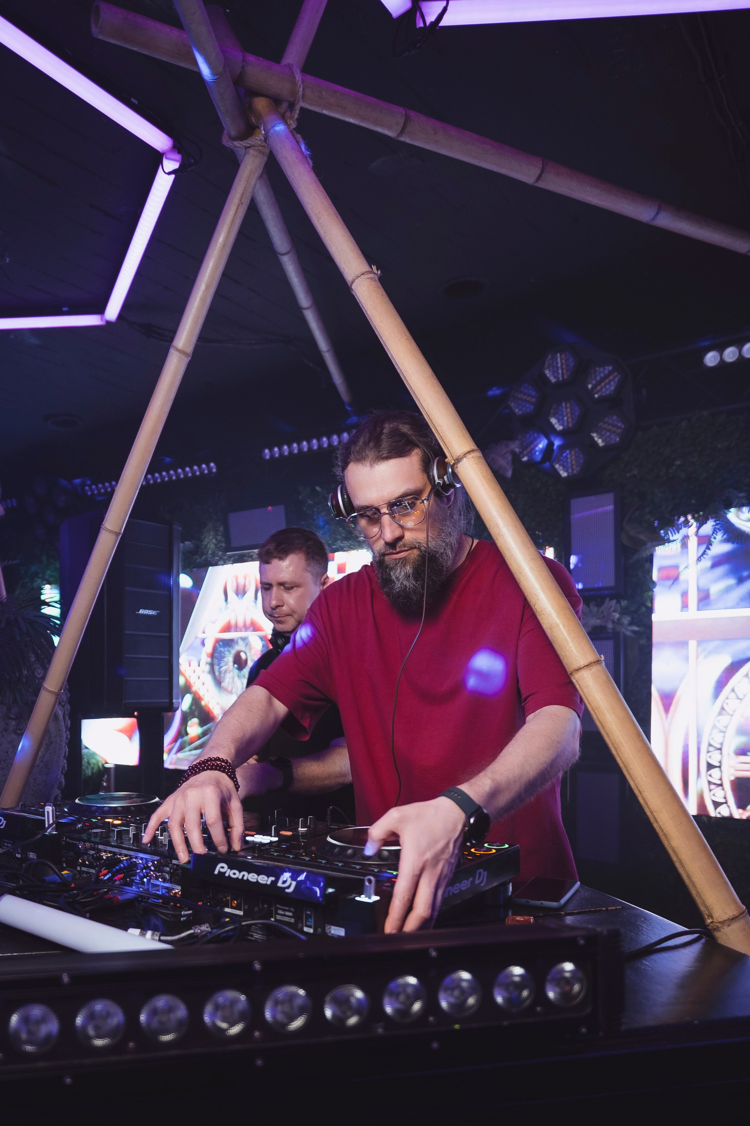 Embargo 27/04. Главная