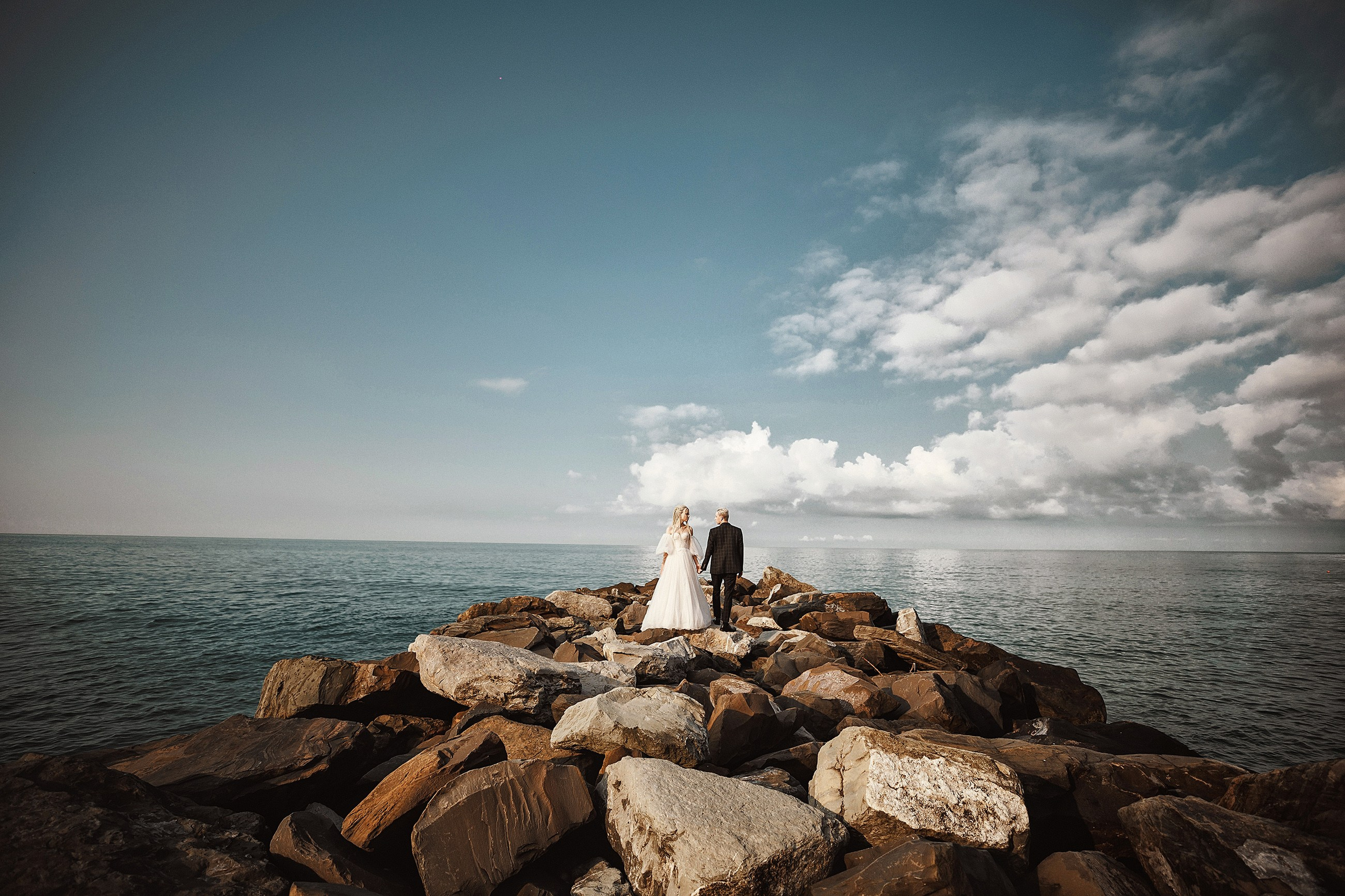 Свадебная фотосессия у моря для Карины и Сергея. Свадебный и семейный фотограф в Сочи Денис Вялов