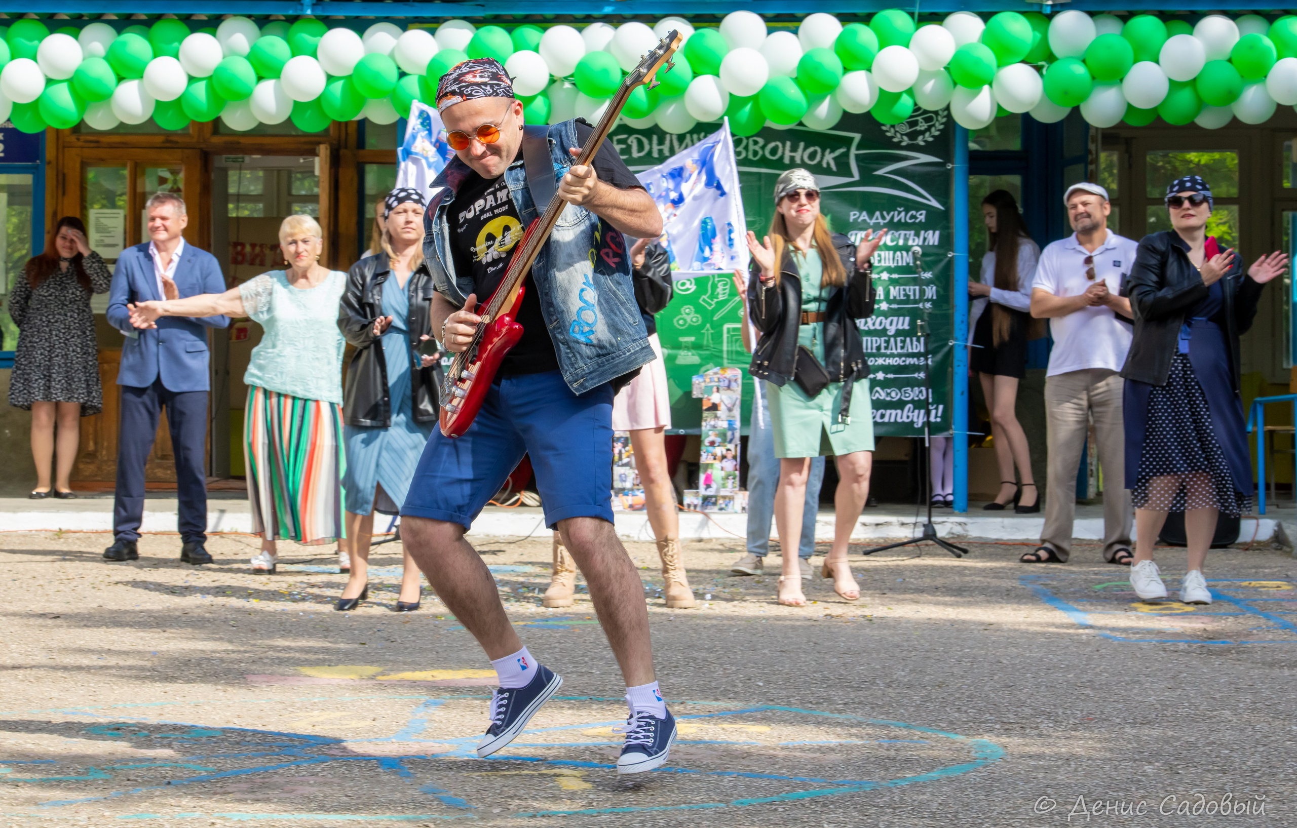 Последний звонок 11 класс школа № 17. Денис Садовый фотограф Севастополь