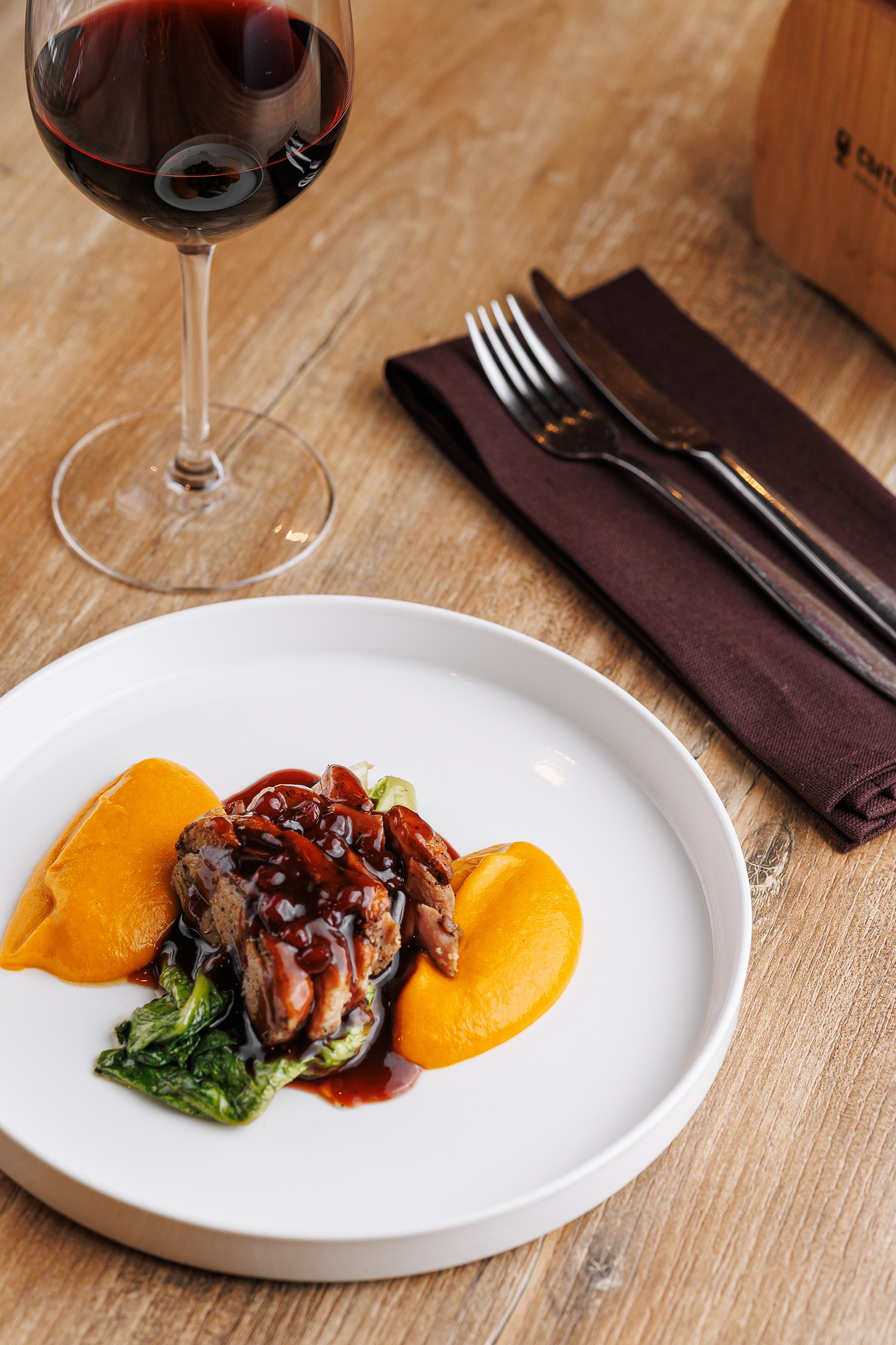 «Сыто-пряно». Фото и видео контент за одну съемку — Веретенников Егор