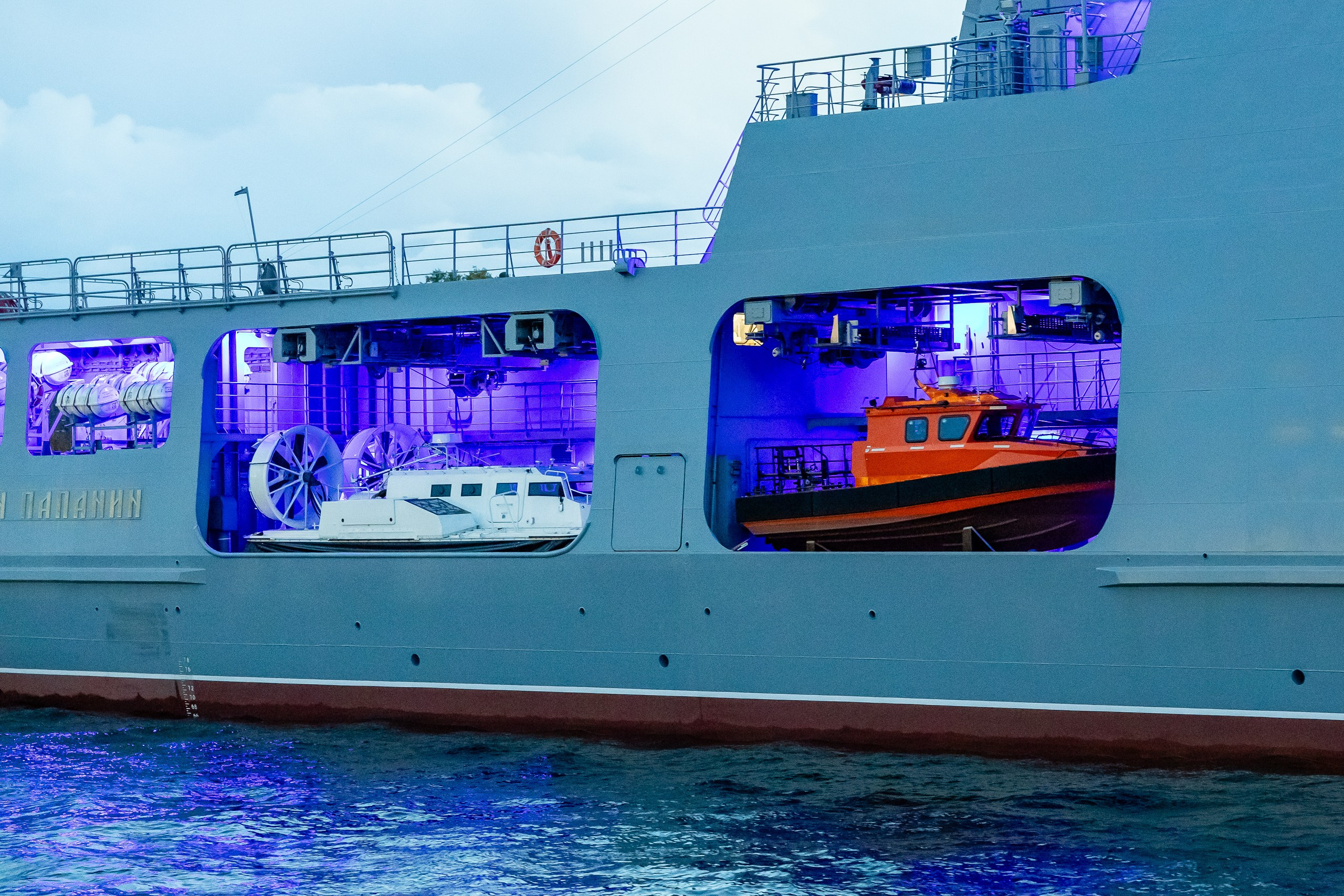 Экскурсия на двухпалубном теплоходе по Неве. Фотограф в Санкт-Петербурге — Сергей Петров