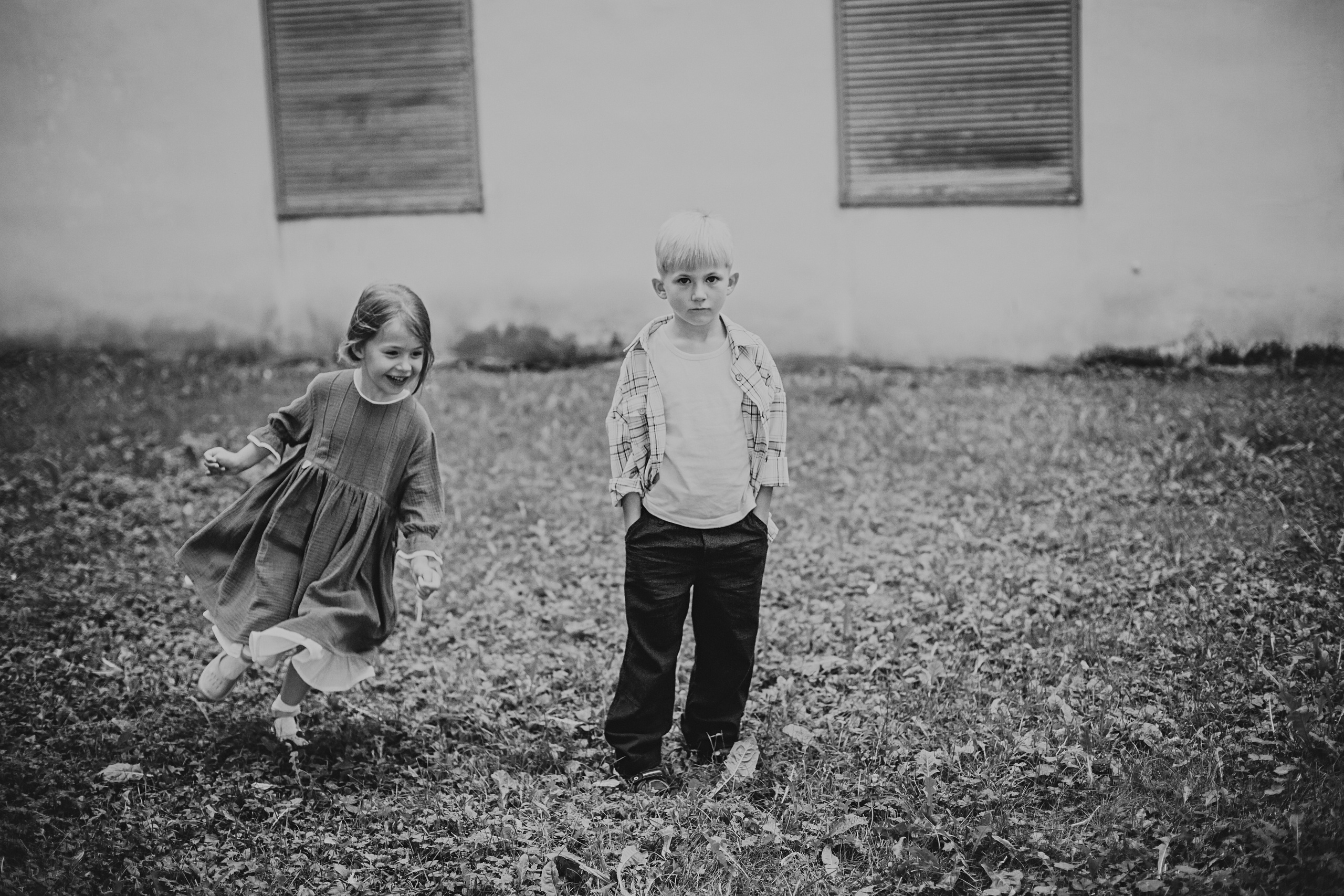 Фотосессия маленьких друзей: мальчика и девочки. Детский, свадебный и семейный фотограф Юлия Курбатова, Санкт-Петербург