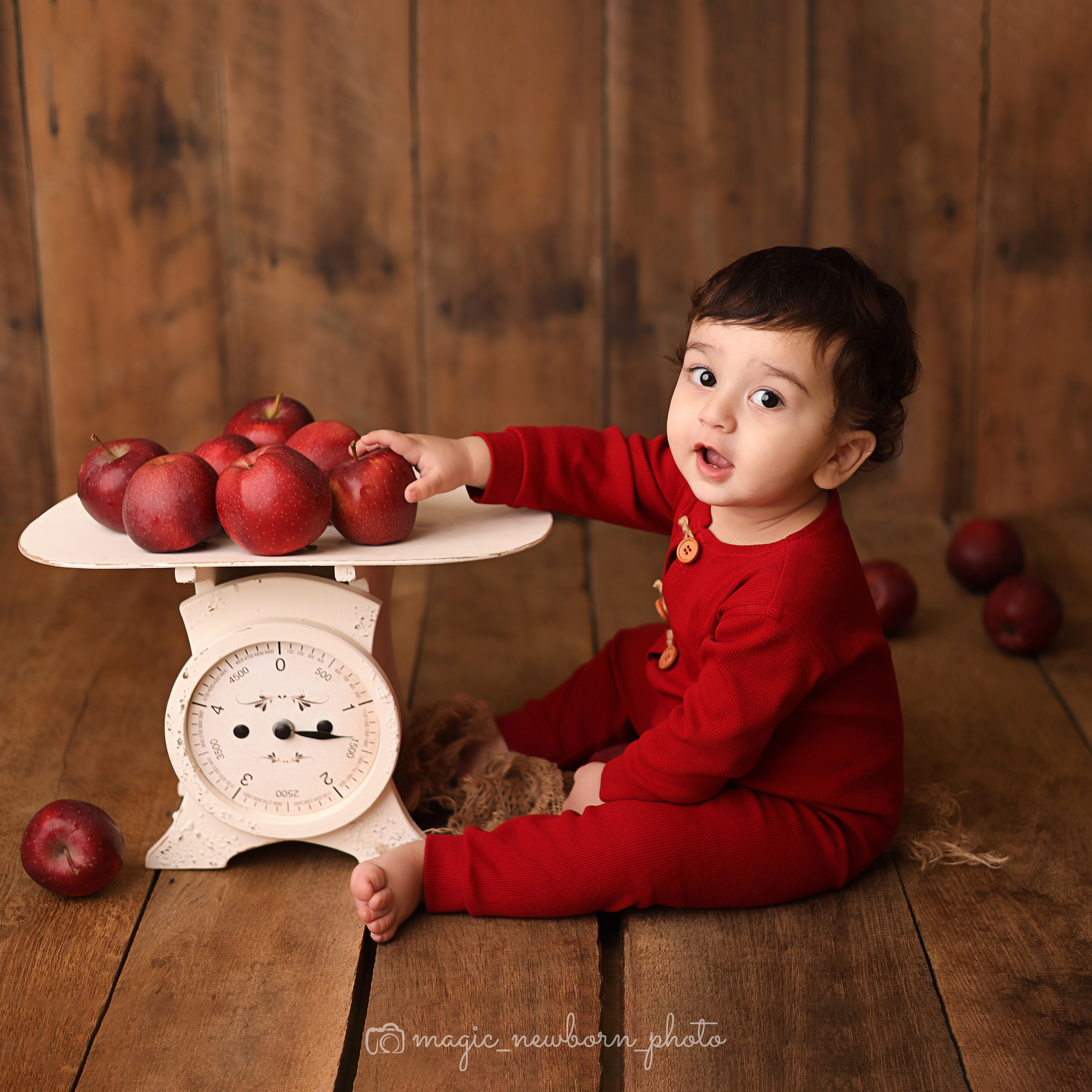 Каталог костюмов для мальчиков 9-12 месяцев. Фотограф новорожденных Москва. Ньюборн фотограф Москва