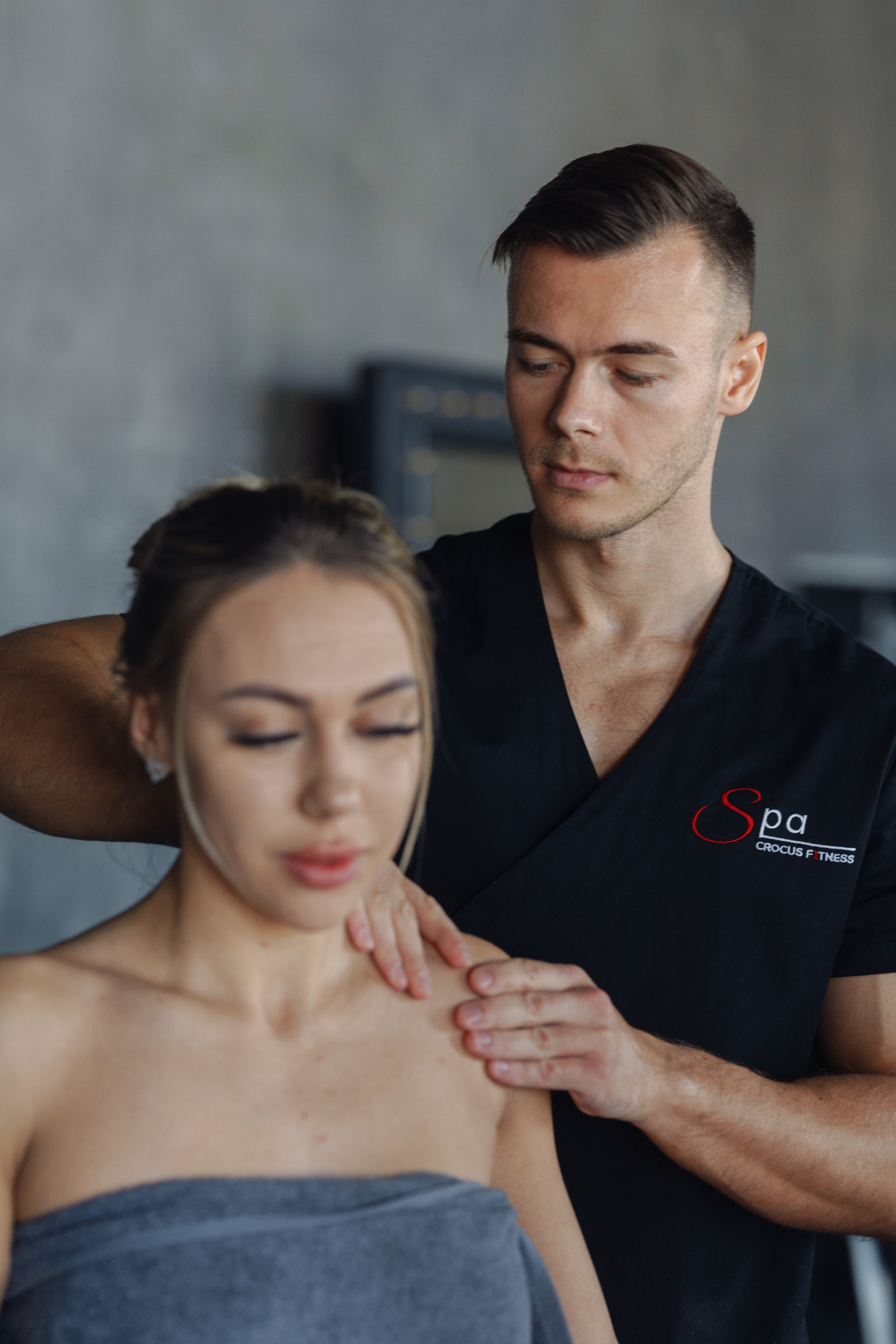 Денис — массажист. Фотограф Нинель Гюрсой, г. Москва