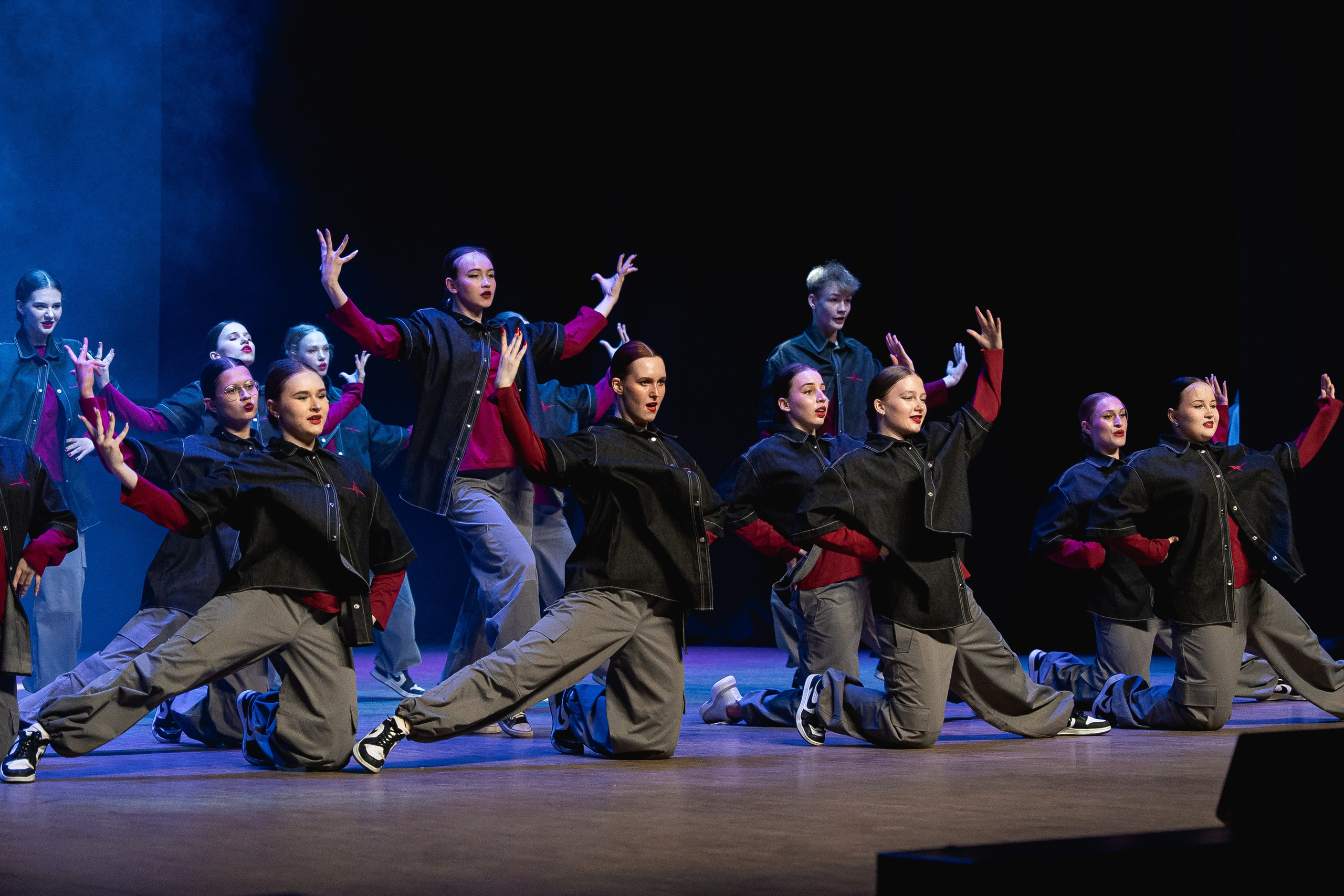 Отчётный концерт танцевально-спортивного клуба «PULSE». Портретный и репортажный фотограф в Воронеже: Анастасия Пузикова