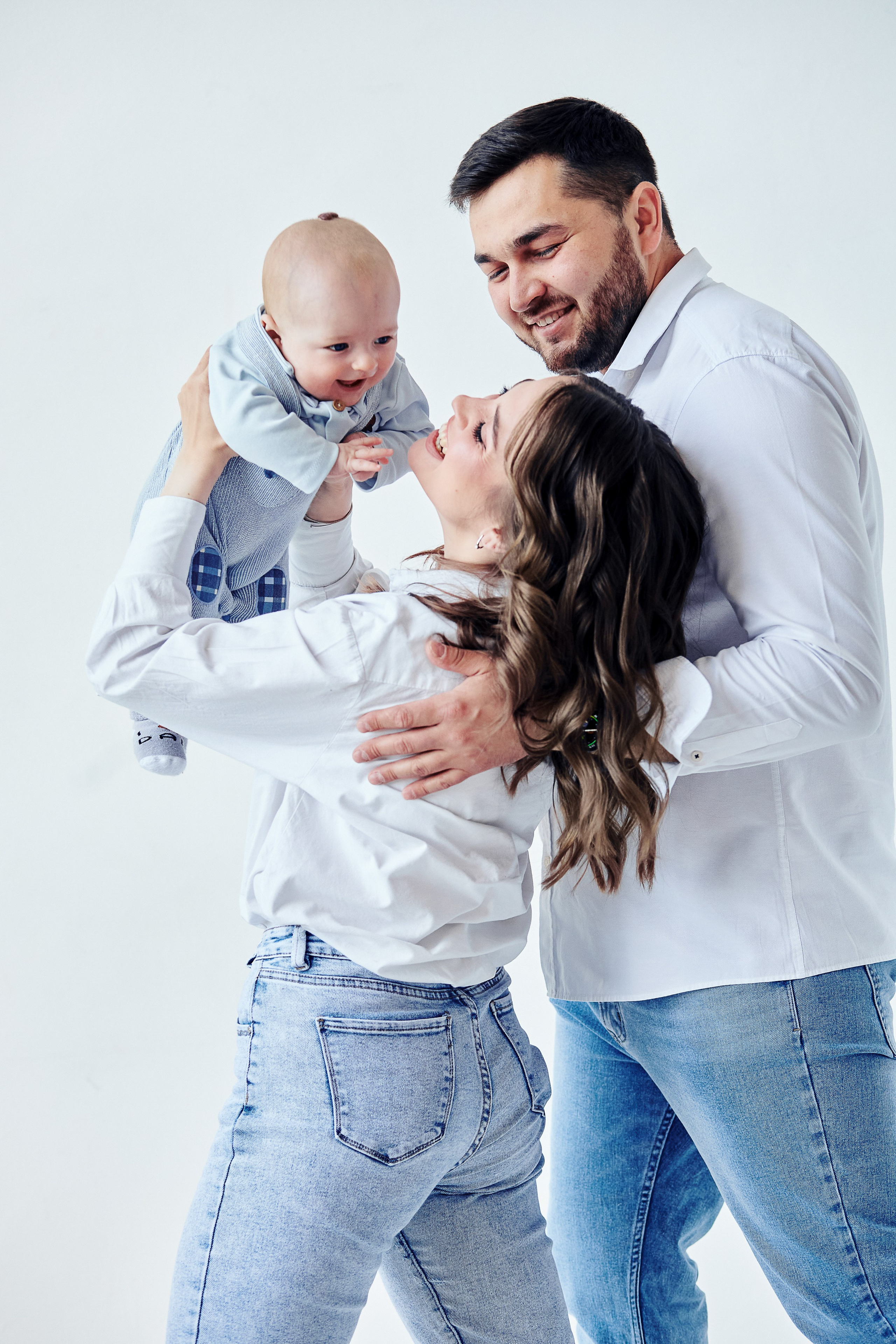 Студийная, белый зал для ребят. Детский семейный фотограф в Москве Светлана Микадзе