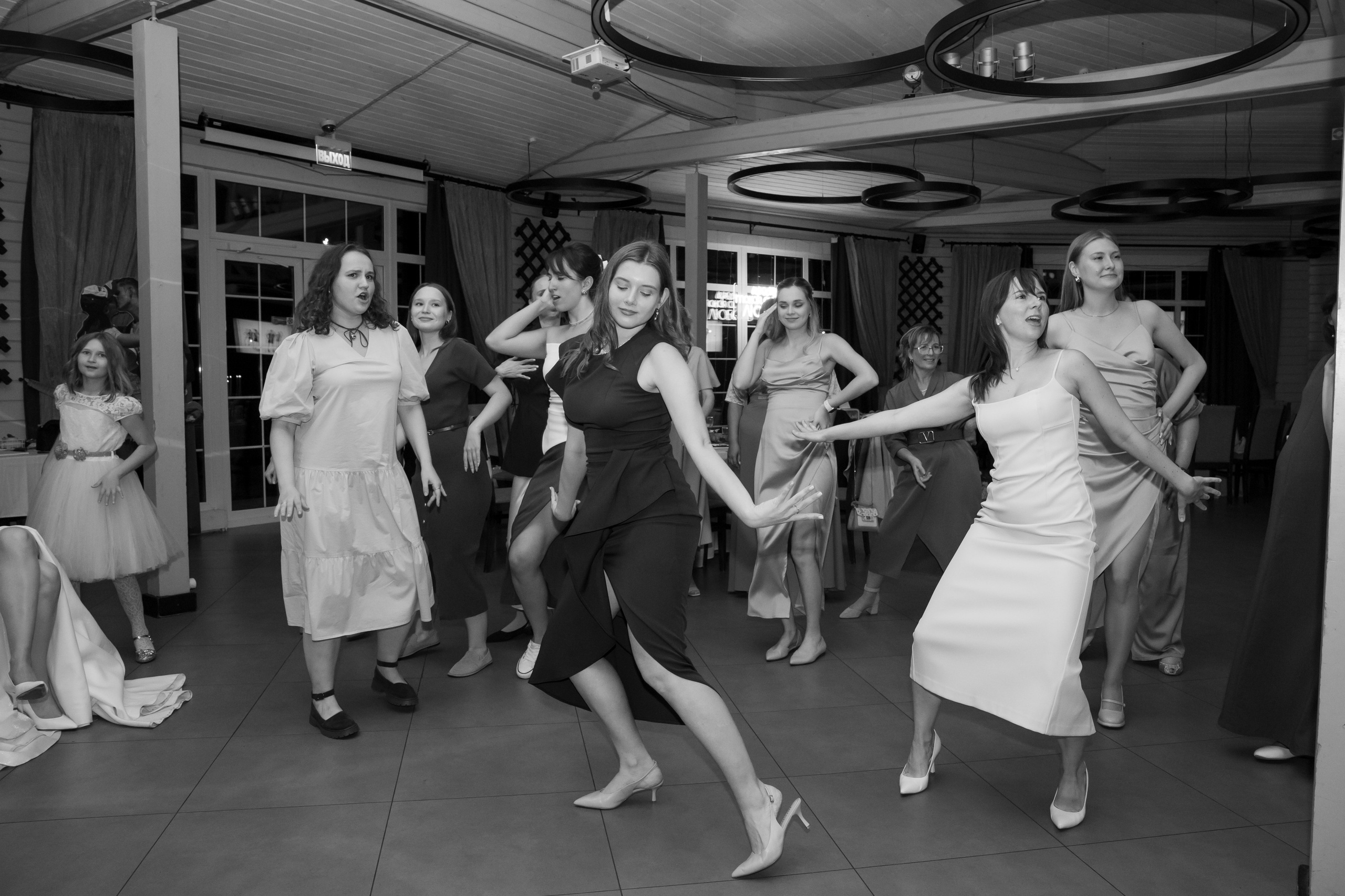 Регистрация в отеле Fish Point, ЗАГС Бутово, прогулка в Остафьево. Свадебный и репортажный фотограф (Москва, Королев и другие)