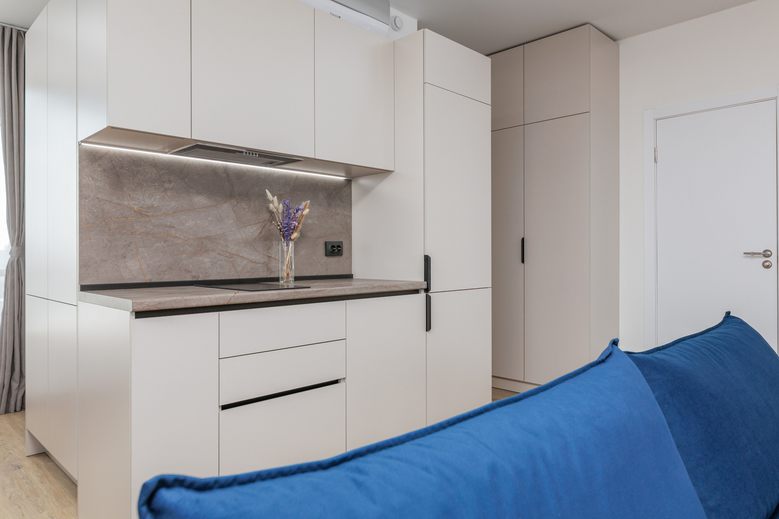 Двухкомнатная квартира, Варфоломеевская ул