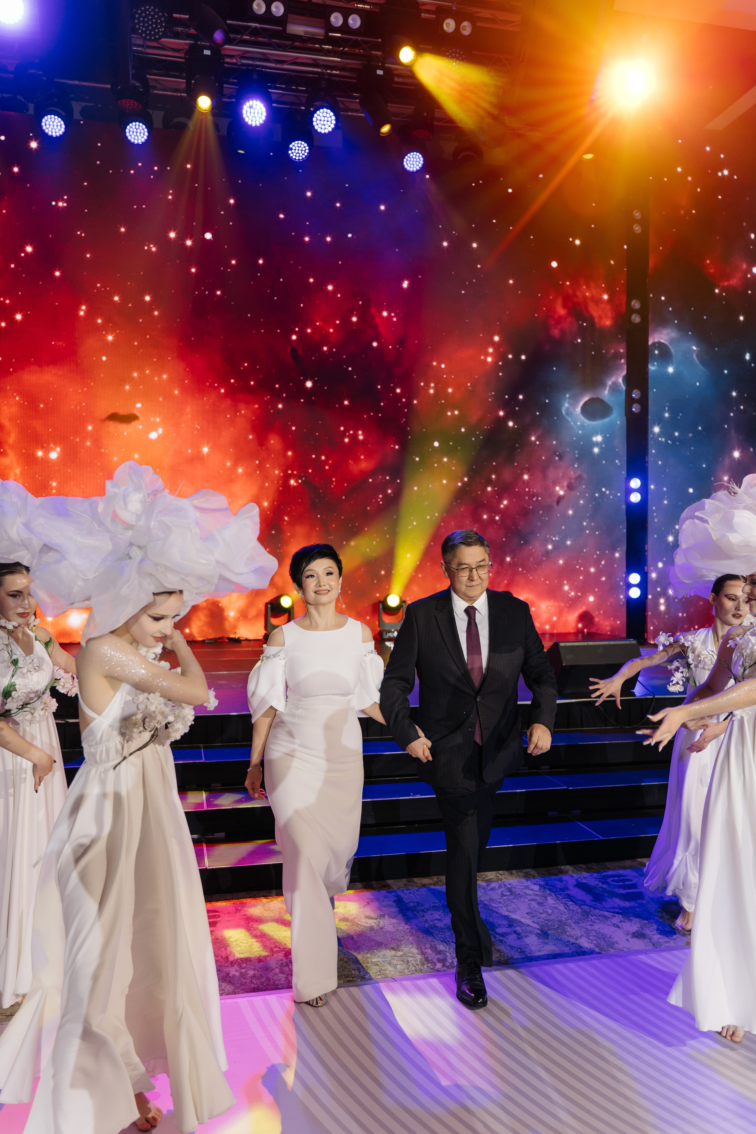 Ay-Dana Uzatu. ___________________________________________________