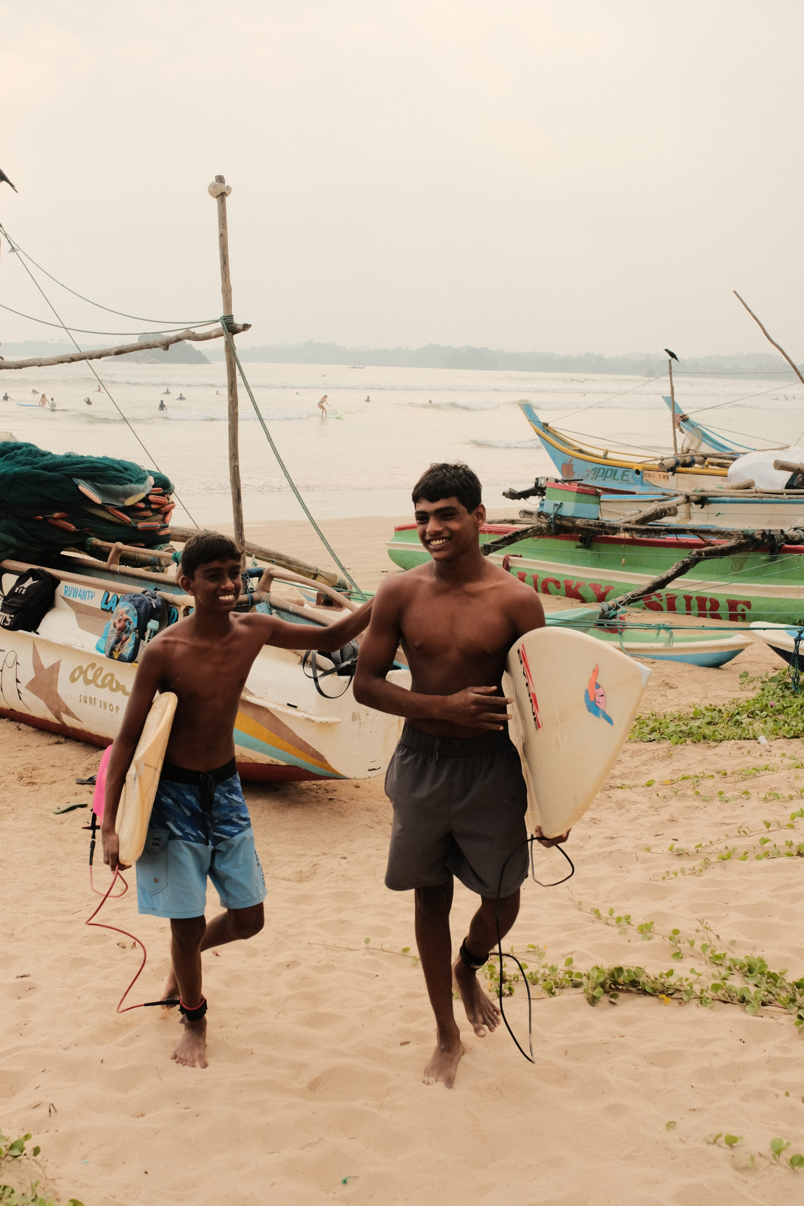 Volunteers. Creative travel photographer — Berg Daria