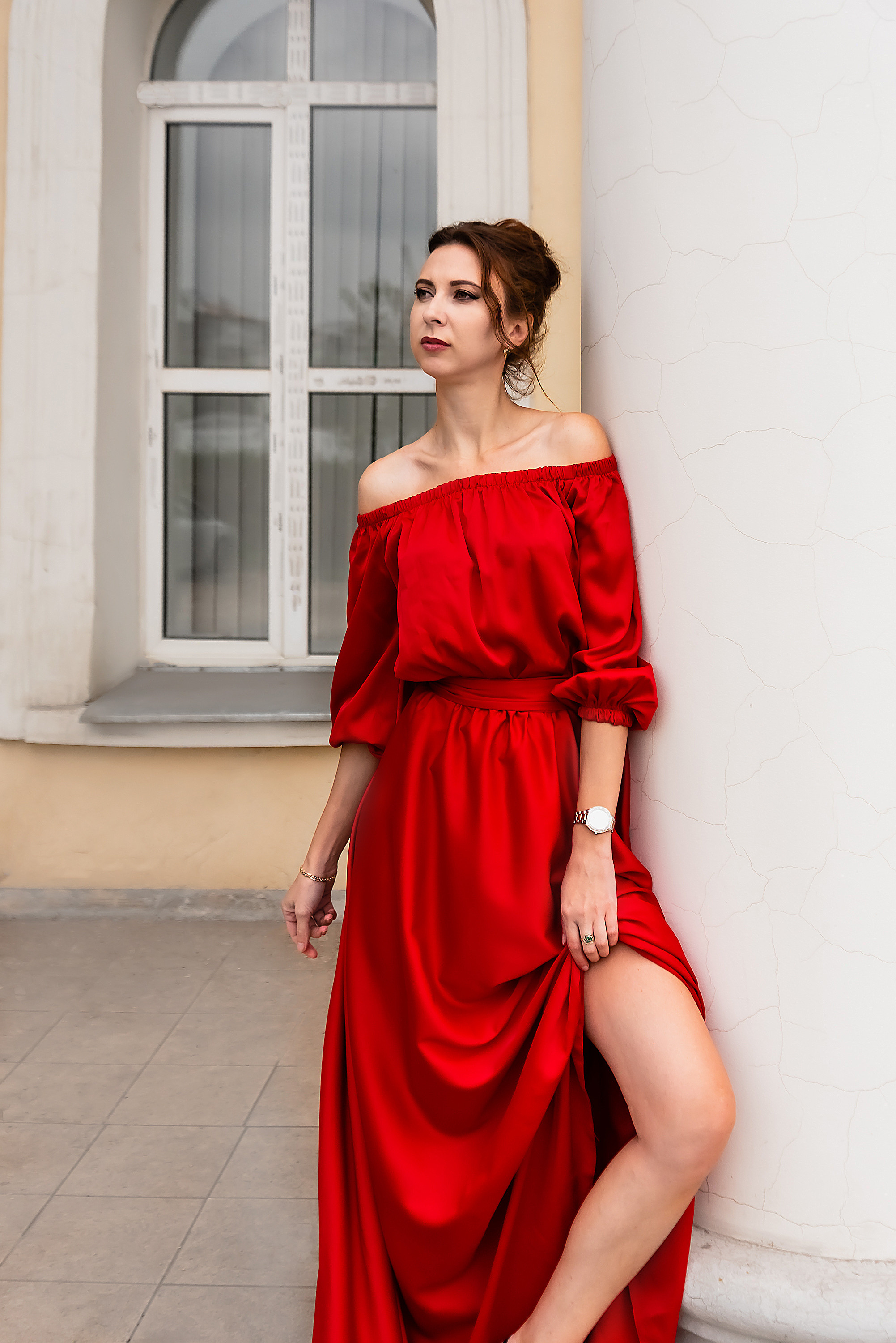 Надежда в красном платье. Фотограф Тула творческие фотосессии недорого Ольга Ромашина