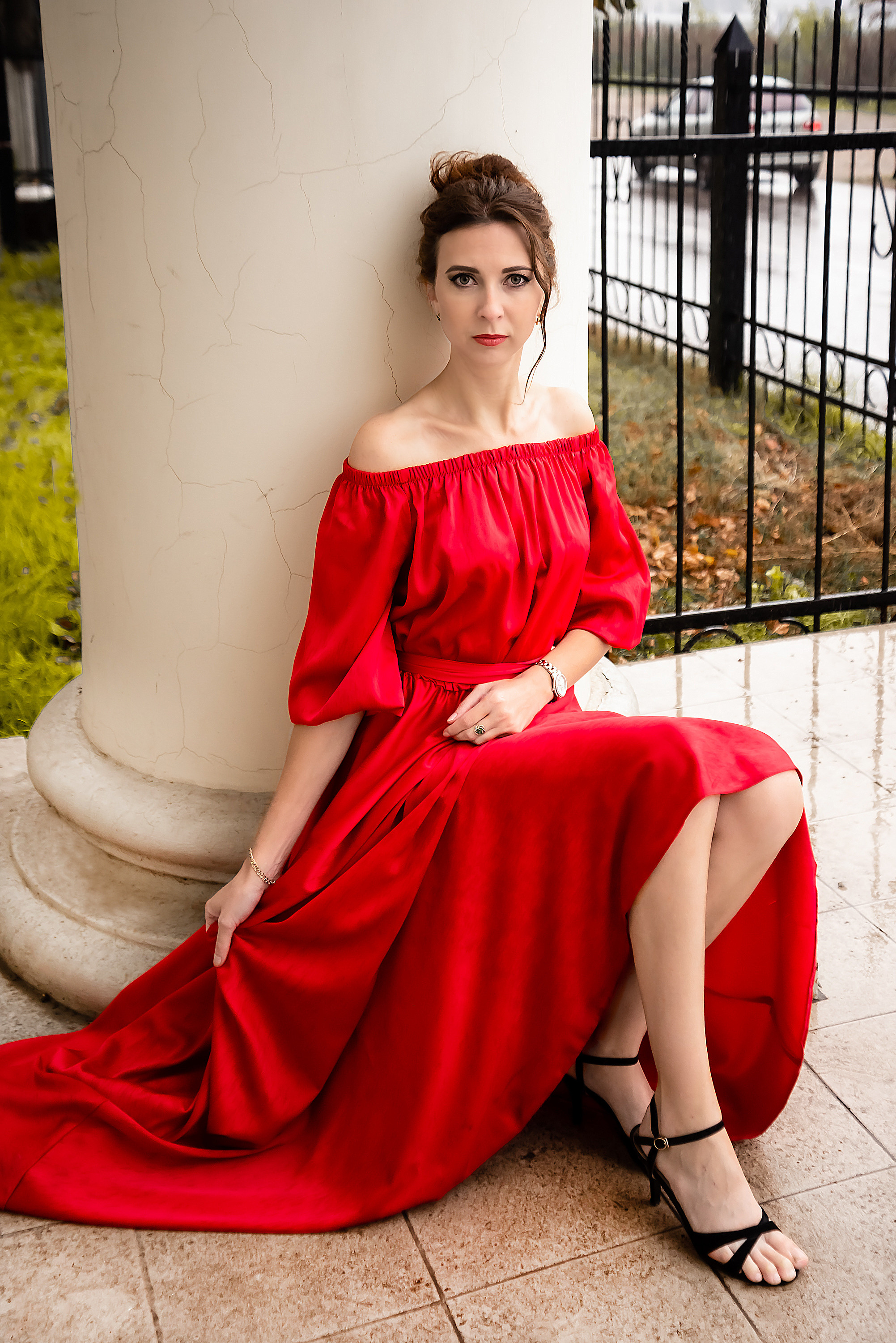 Надежда в красном платье. Фотограф Тула творческие фотосессии недорого Ольга Ромашина