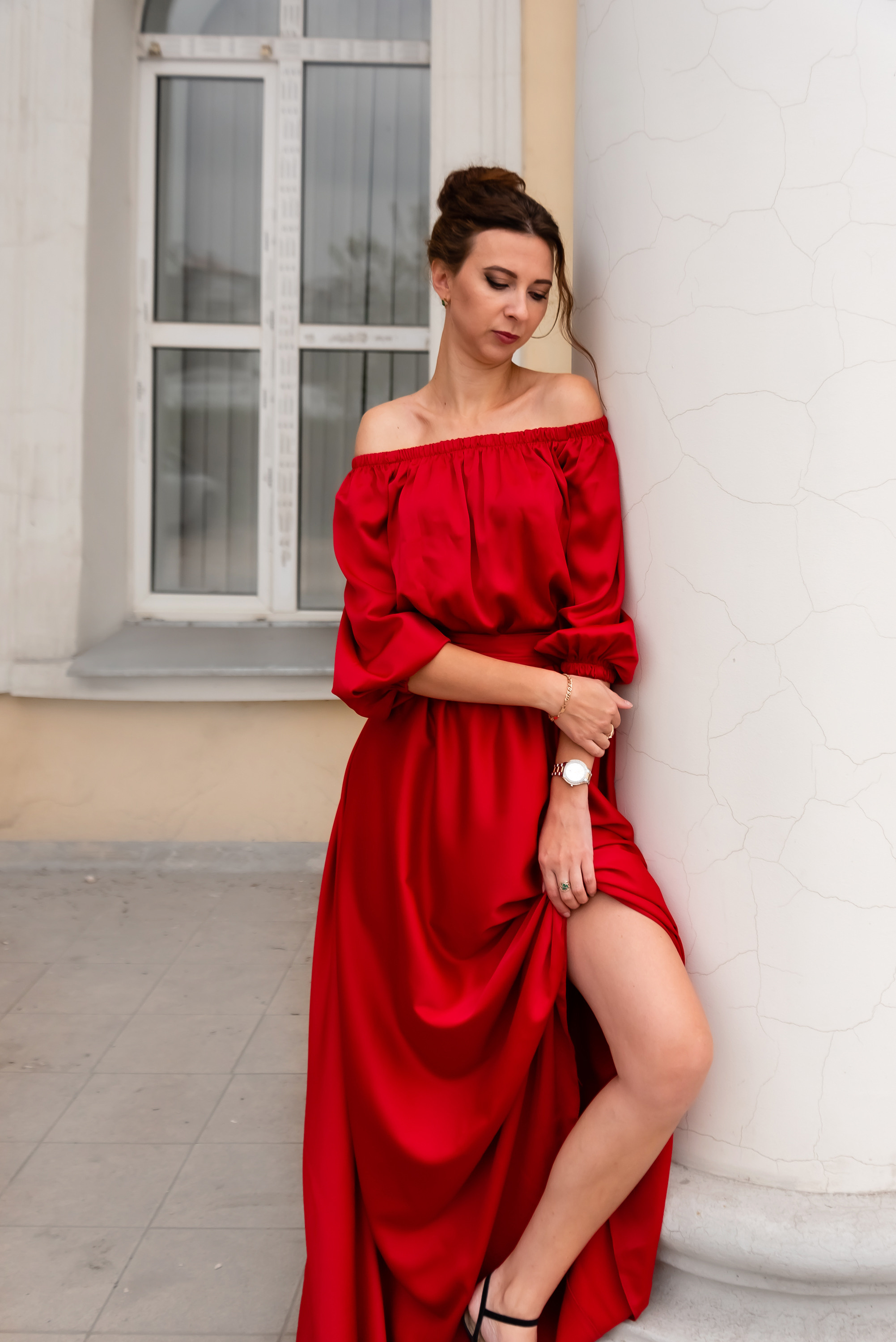 Надежда в красном платье. Фотограф Тула творческие фотосессии недорого Ольга Ромашина