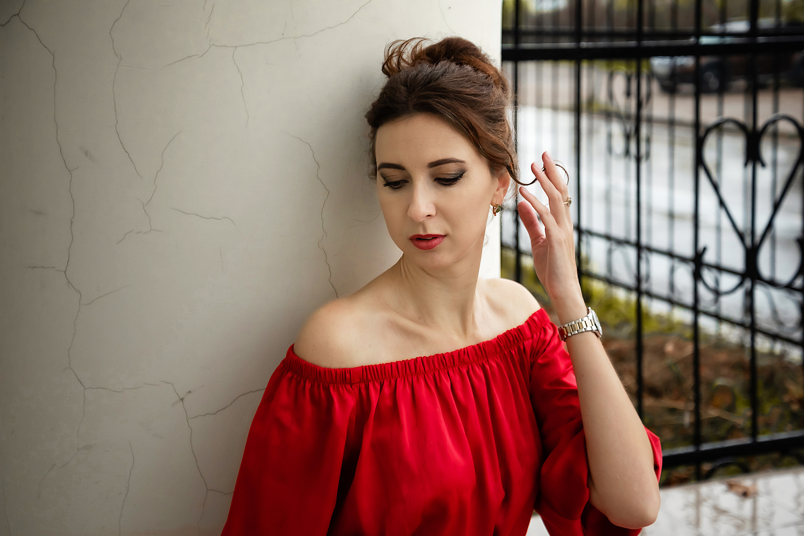 Надежда в красном платье. Фотограф Тула творческие фотосессии недорого Ольга Ромашина
