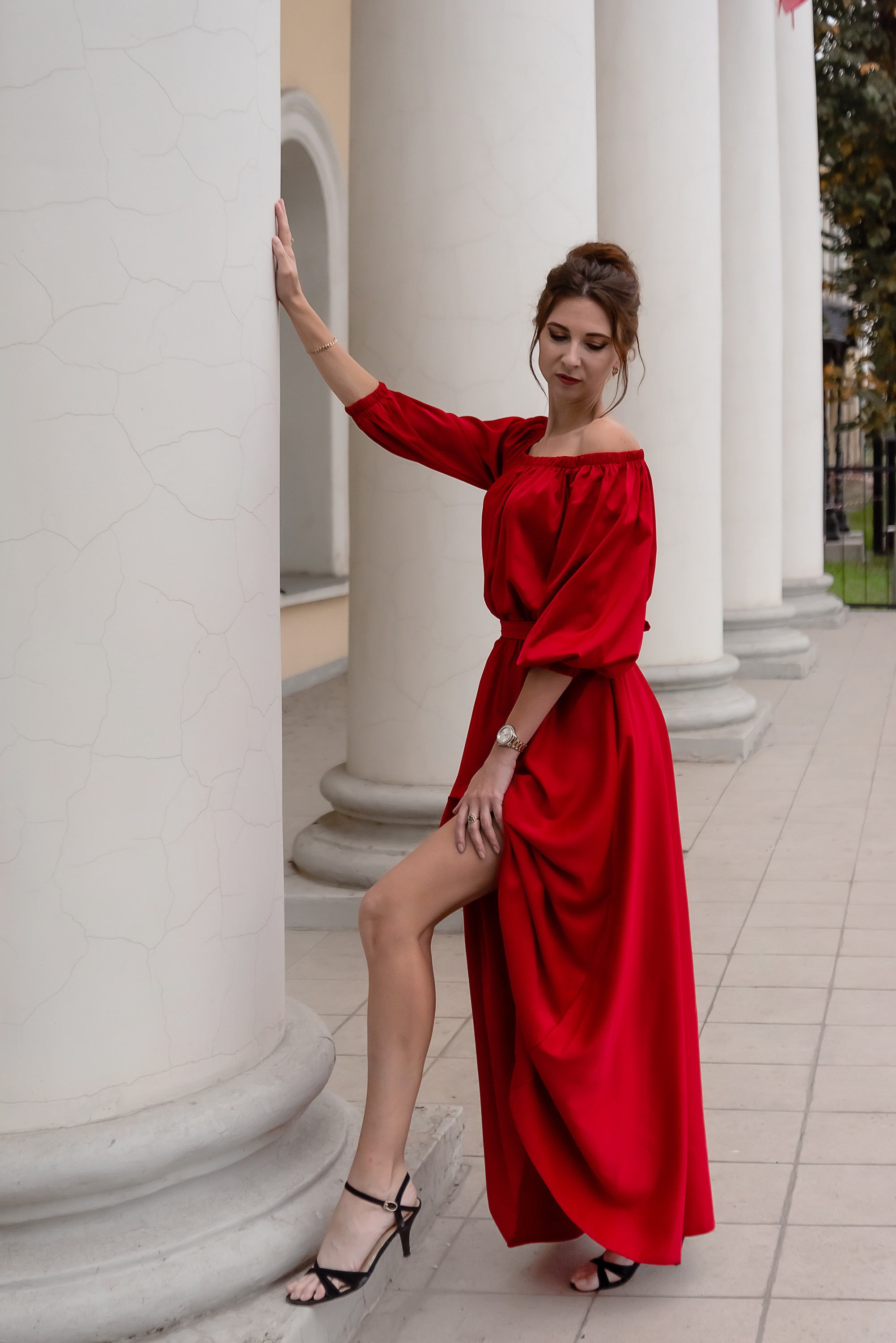 Надежда в красном платье. Фотограф Тула творческие фотосессии недорого Ольга Ромашина