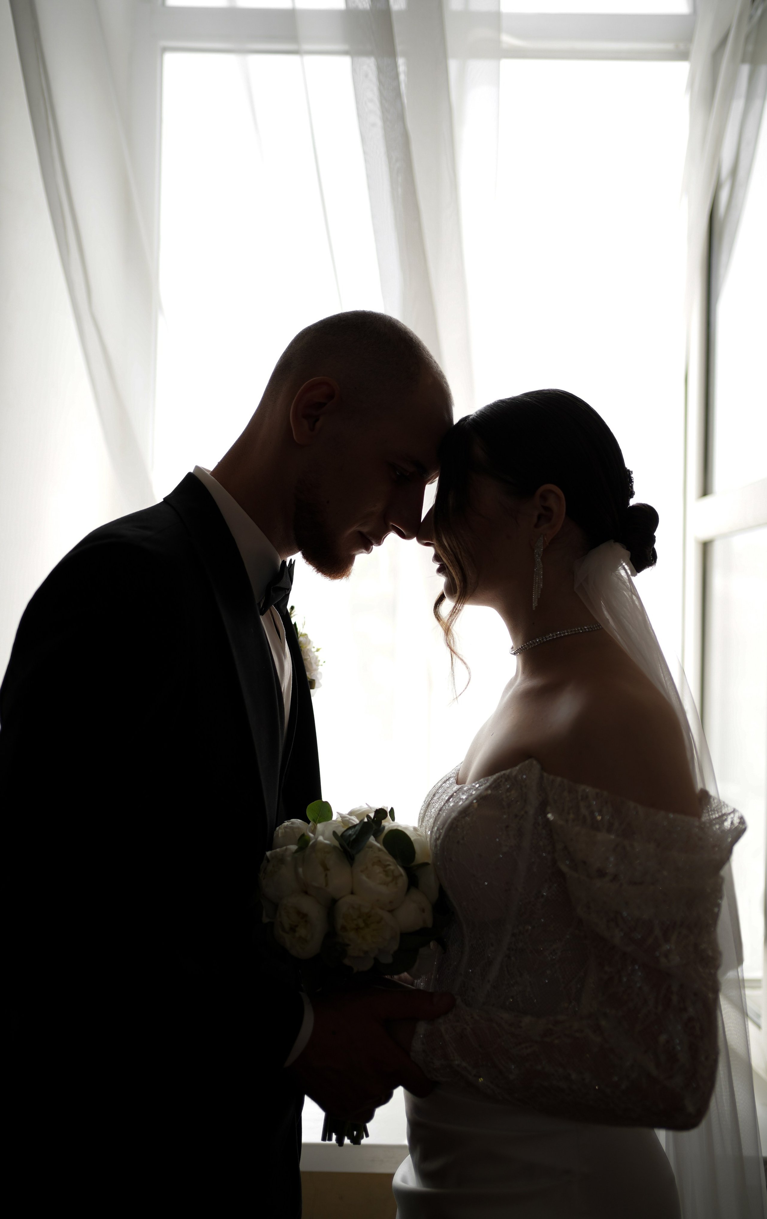 Эдуард и Анастасия на свадебной фотосессии в Новочеркасске. Свадебный фотограф в Ростове-на-Дону. Таинство Крещения и Венчания, семейные фотосессии. Алёна Чёботова